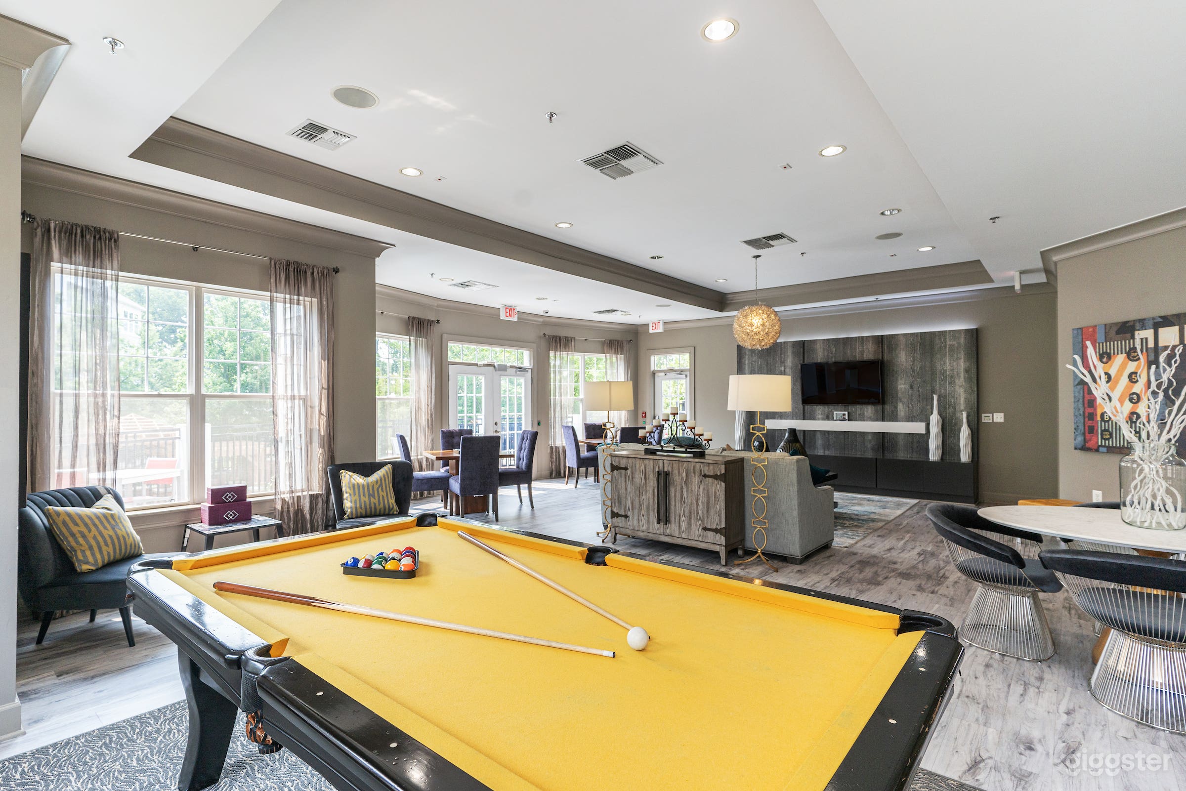 Stylish Club Room in Woodbridge Photo 1