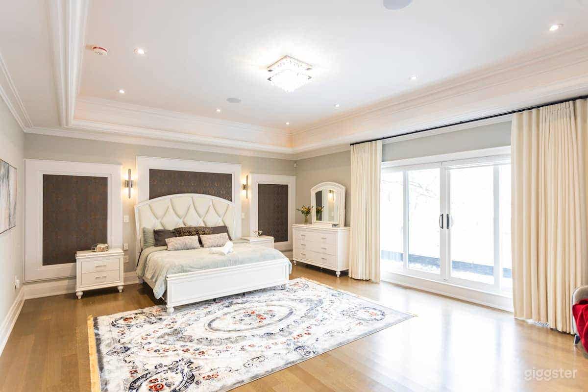 Exclusive Ultra Luxury Villa in Toronto Photo 4