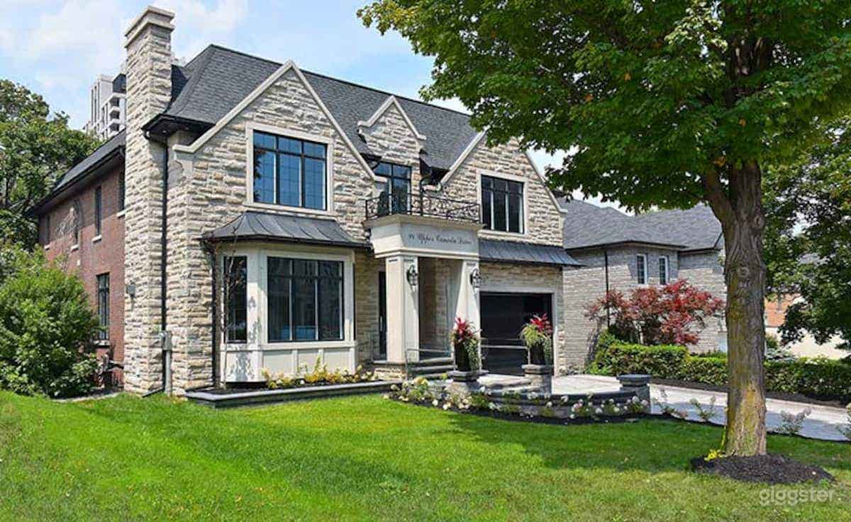 Exclusive Ultra Luxury Villa in Toronto Photo 1