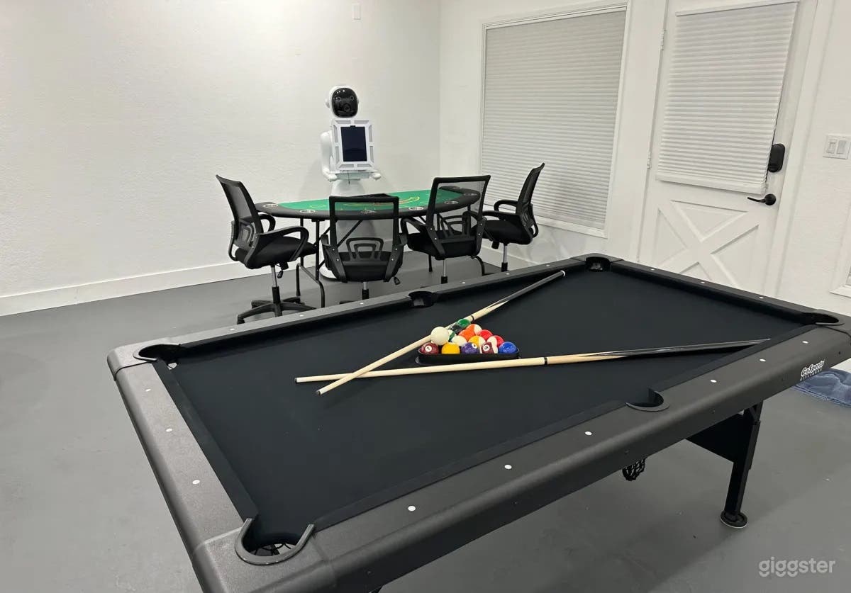 Man Cave Studio Photo 3