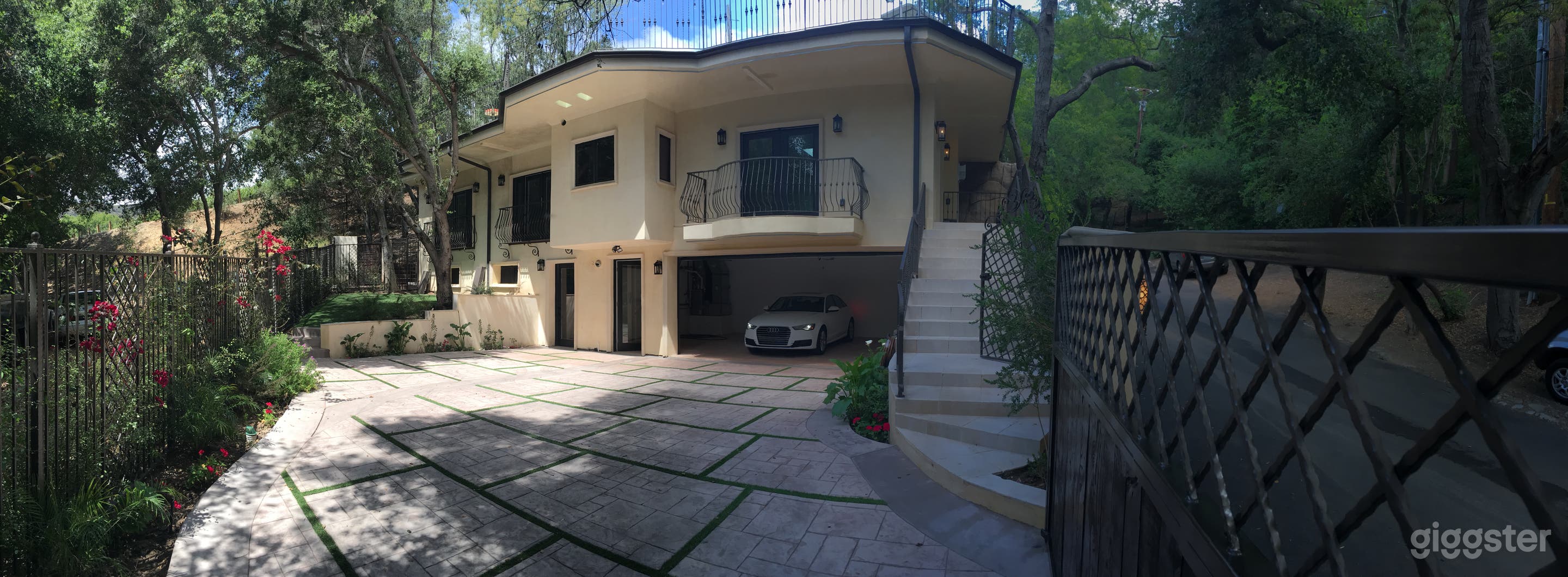 Secluded Spanish/Moroccan with Remodeled Interior Photo 1