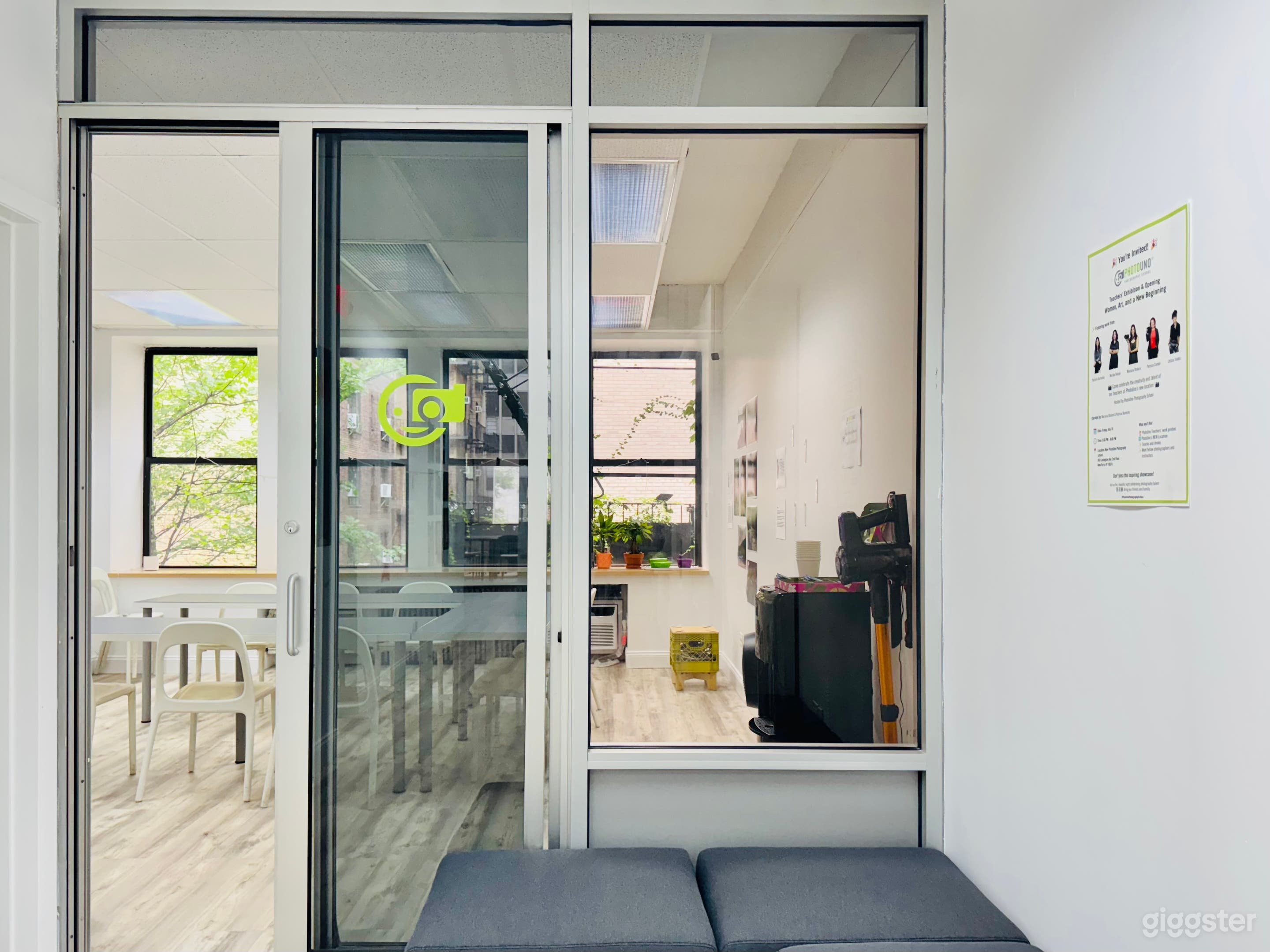 Midtown Meeting Room/Classroom with White Wall Photo 1