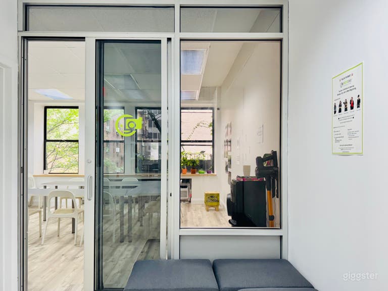  Midtown Meeting Room/Classroom with White Wall 