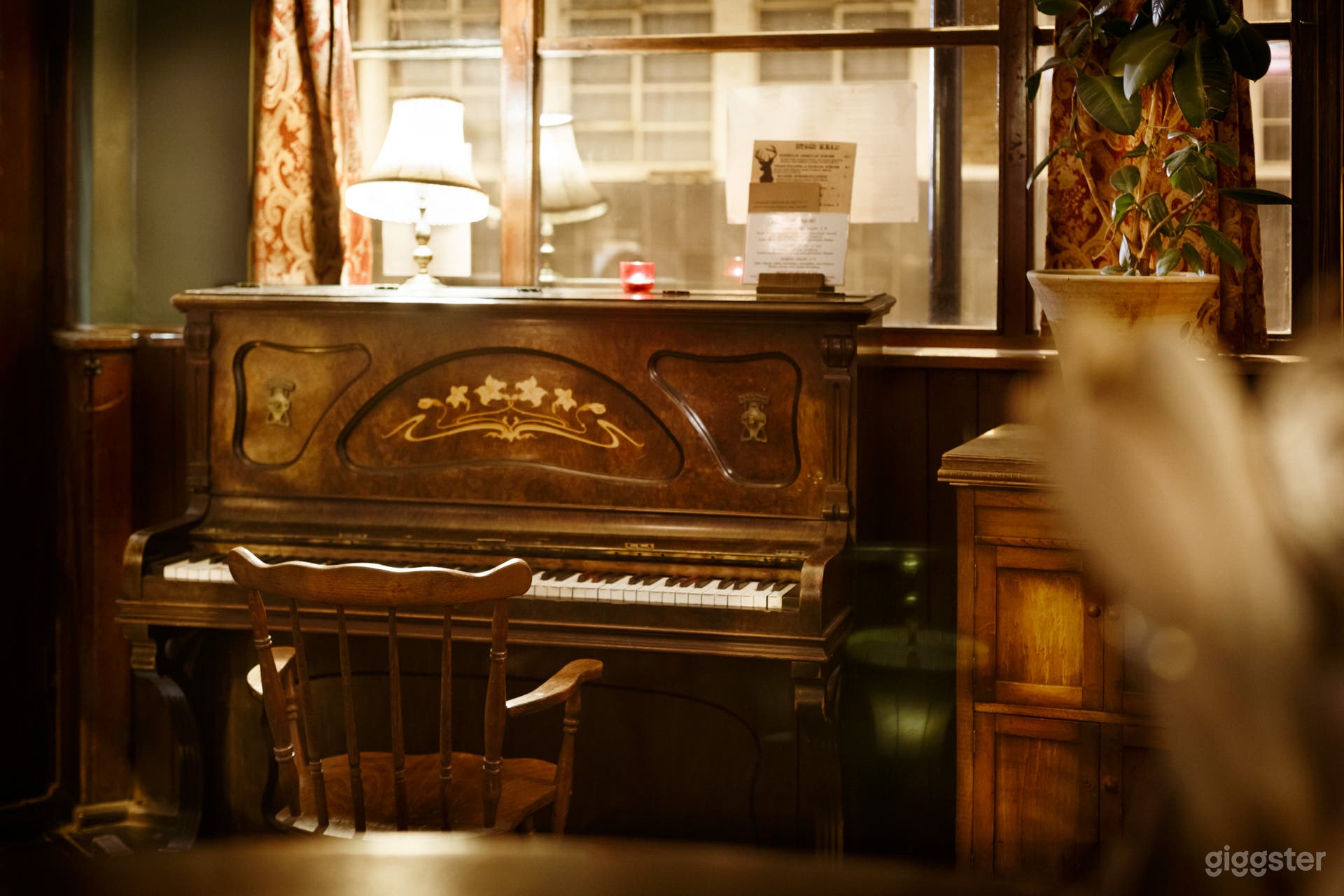 Iconic 1920s East End pub from LEGEND Movie (Tom Hardy) Photo 2