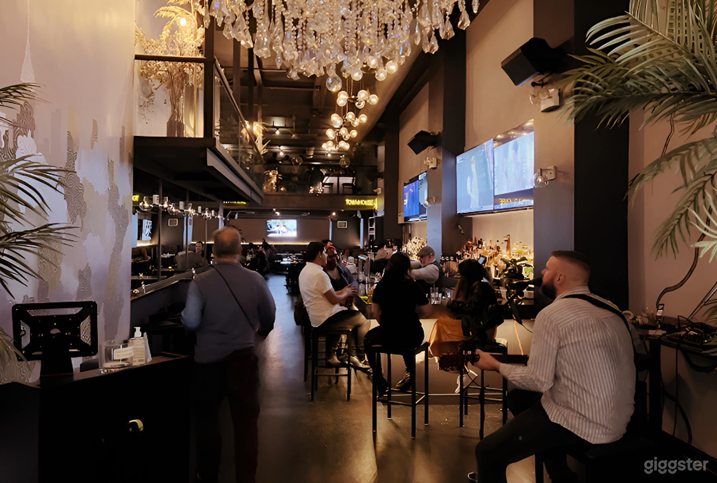New York City's Vibrant Pub Photo 1