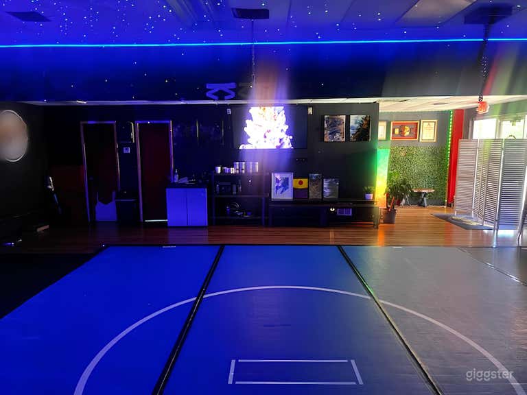  Vibrant Fitness Studio with Nutrition Club 