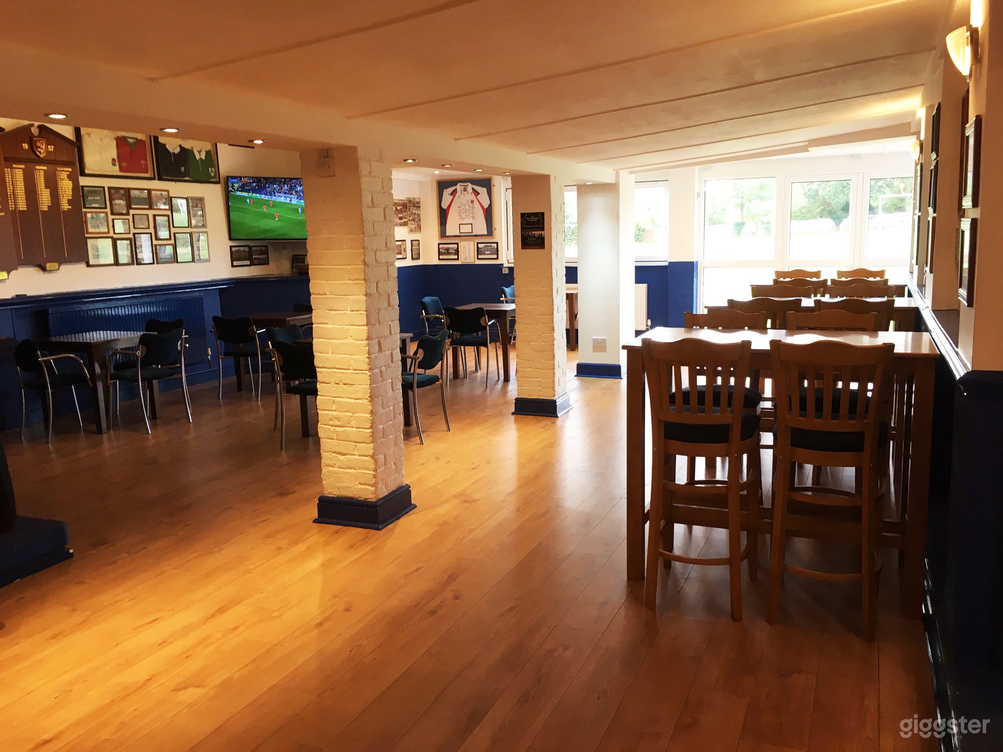 Spacious Large Hall for Parties and Events Photo 2