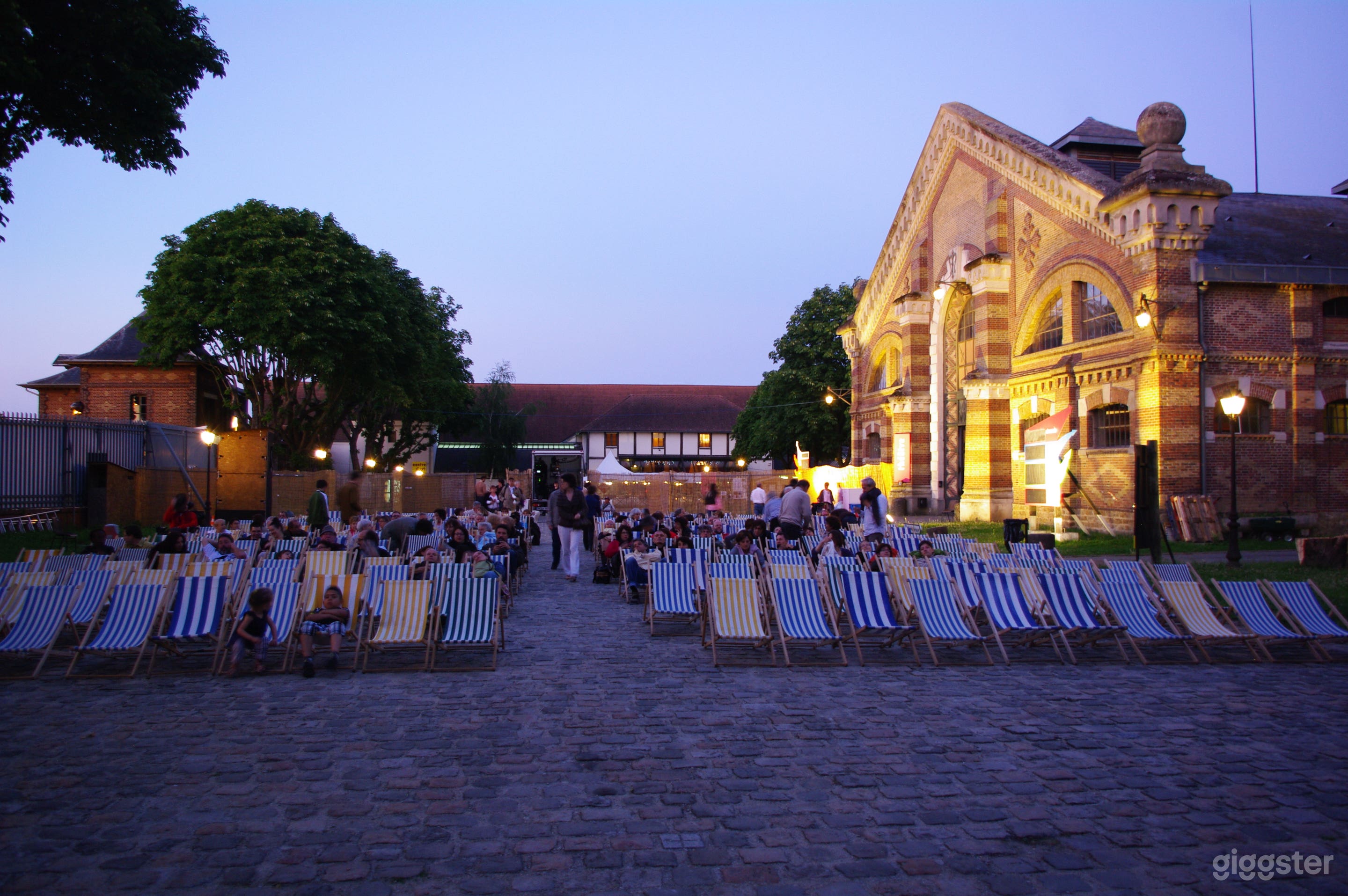Photo de An atypical venue for your events/filming/seminars 4