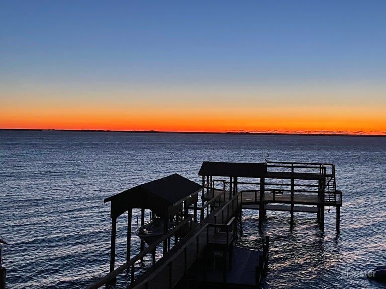  Mansion on Lake Catherine newly built w/ pool/dock 