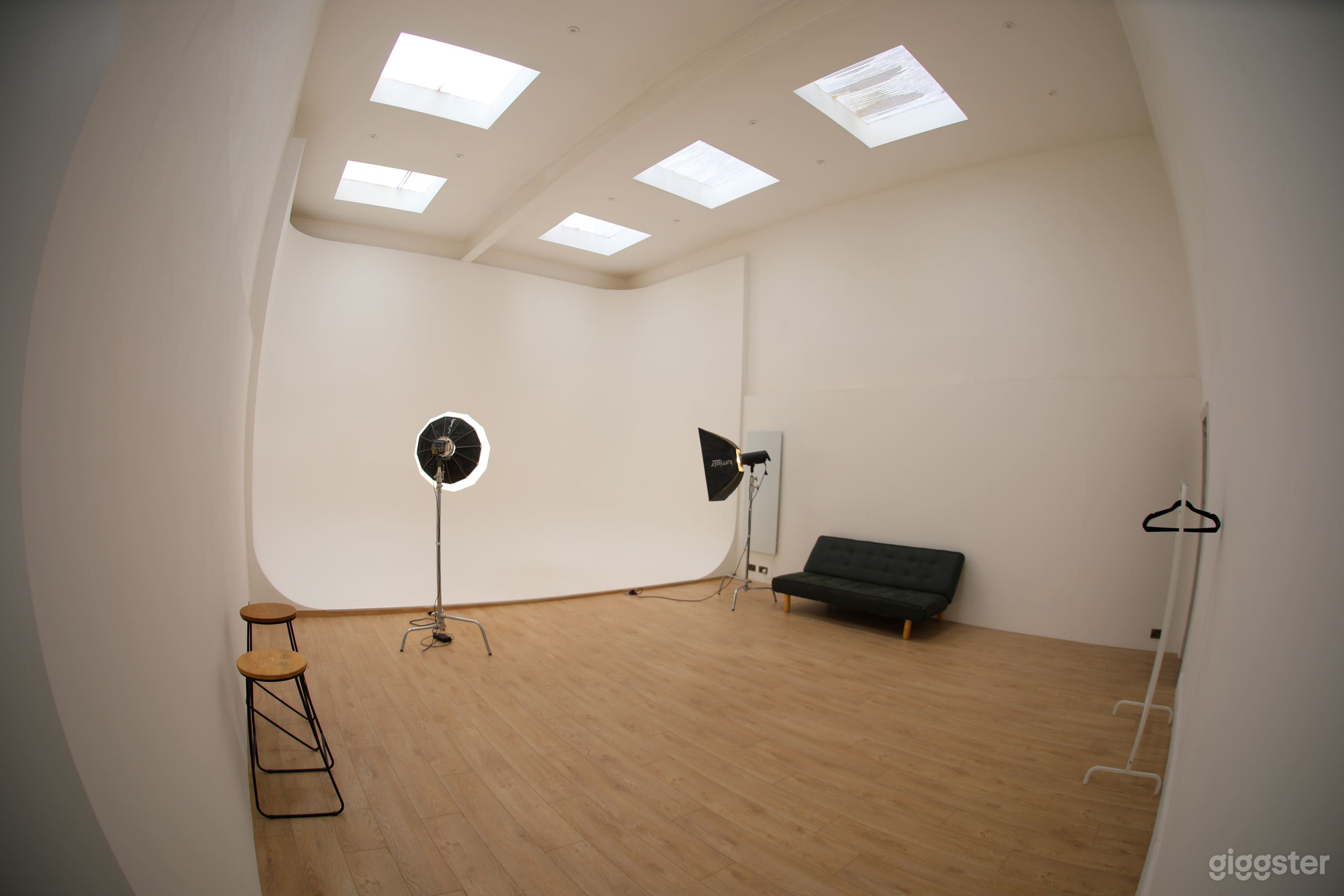 Skylight Infinity Cove Studio Photo 3