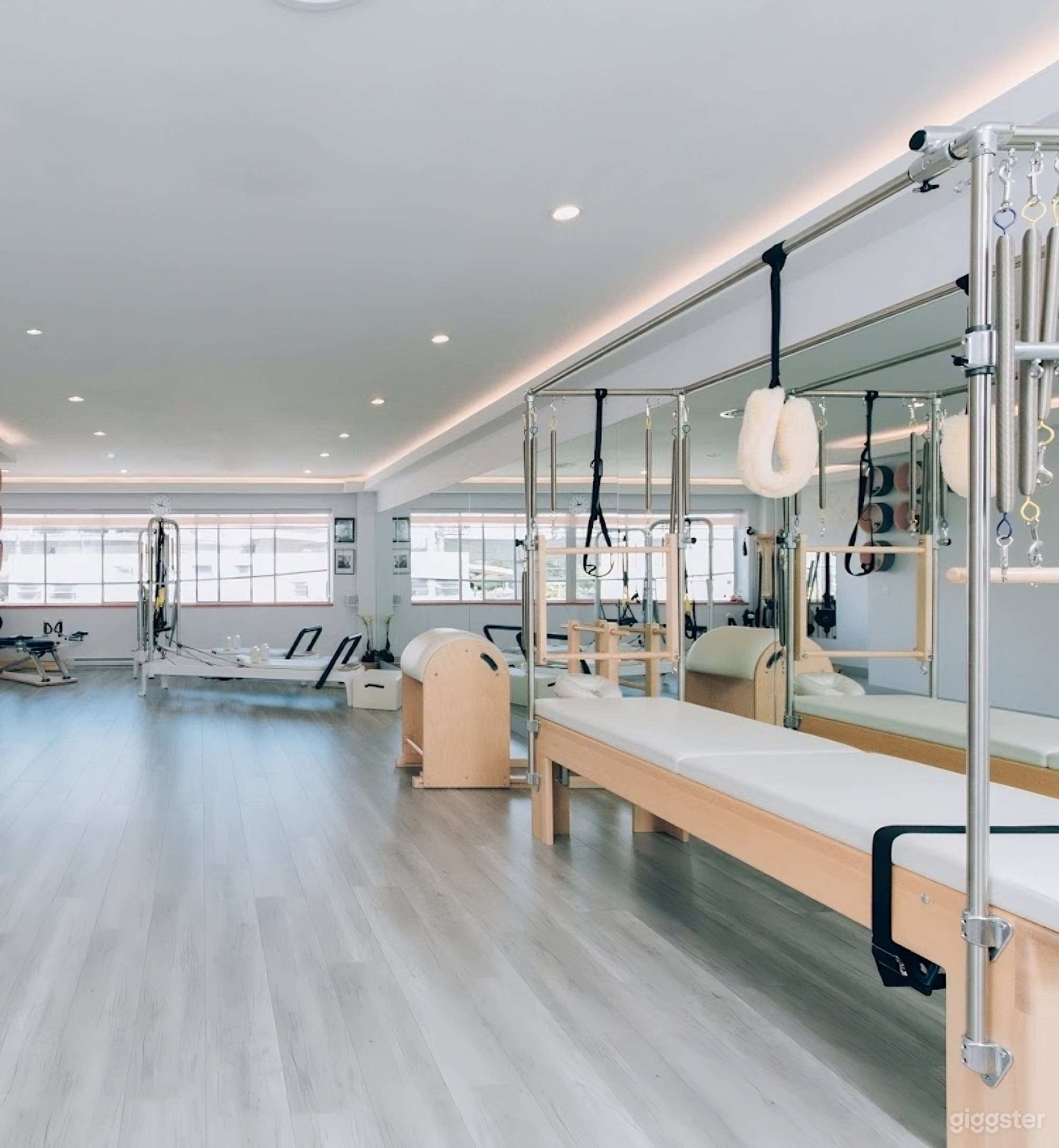 Versatile 2,590 Sqft Fitness Club &amp; Warehouse Space Photo 4