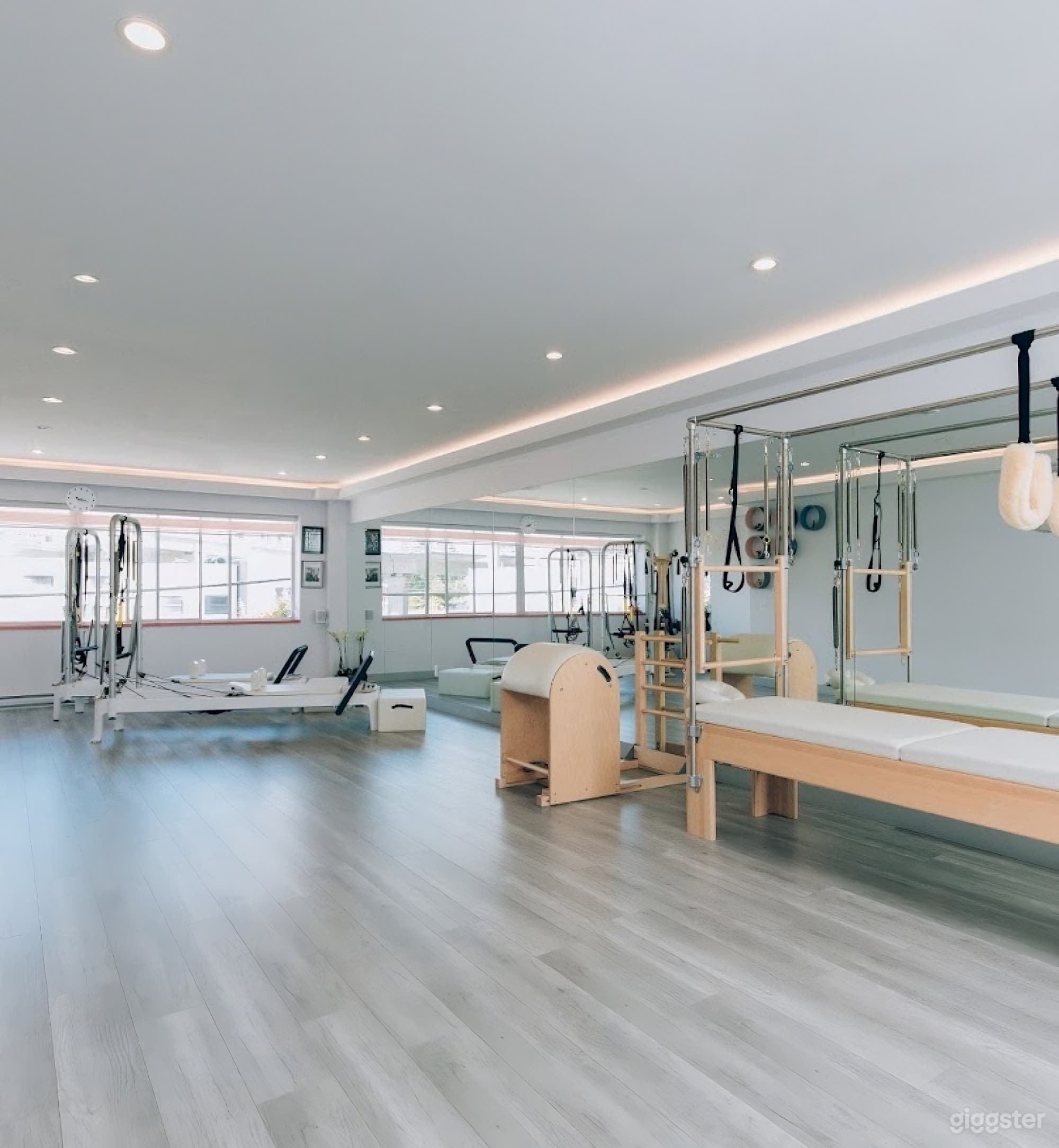 Versatile 2,590 Sqft Fitness Club &amp; Warehouse Space Photo 3