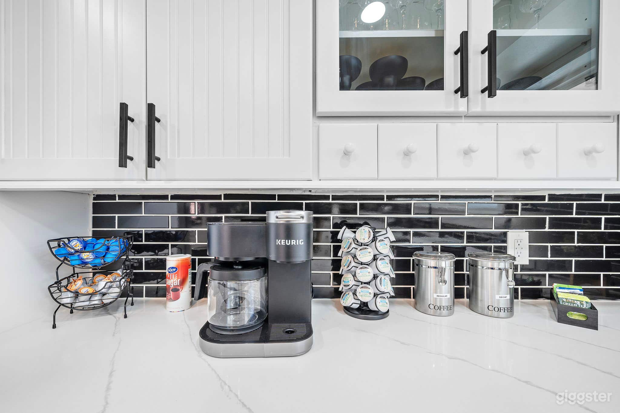 Aesthetic Welcoming House  in Houston Photo 4