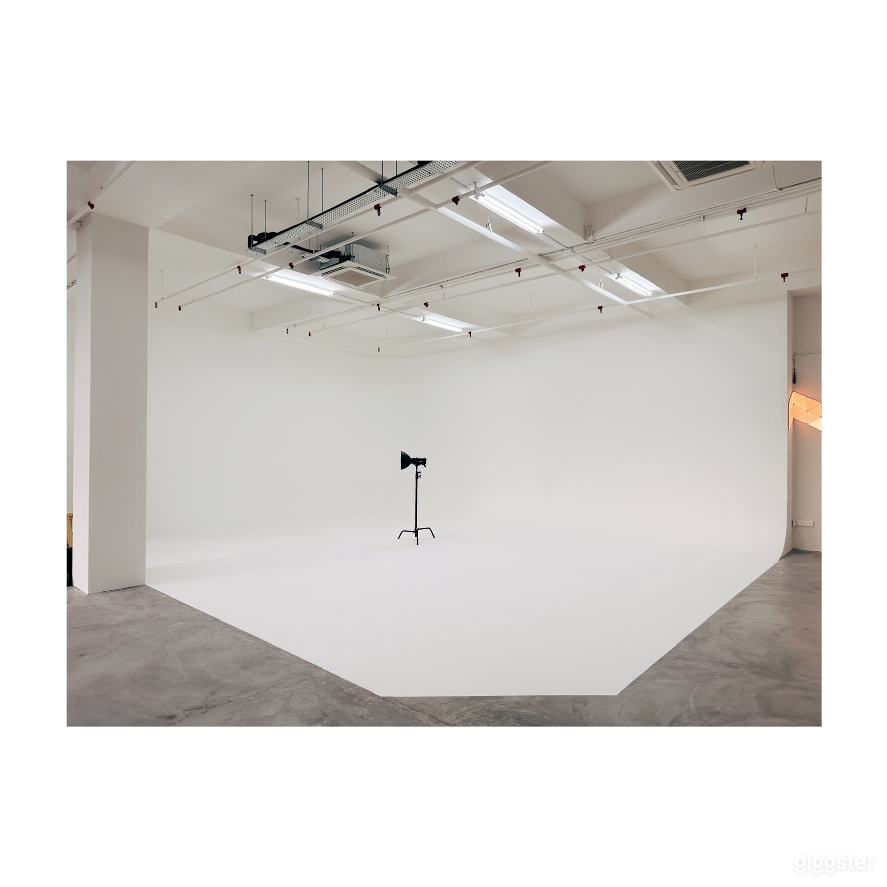 Industrial Warehouse Loft Photography/Videography Studio wit Photo 3