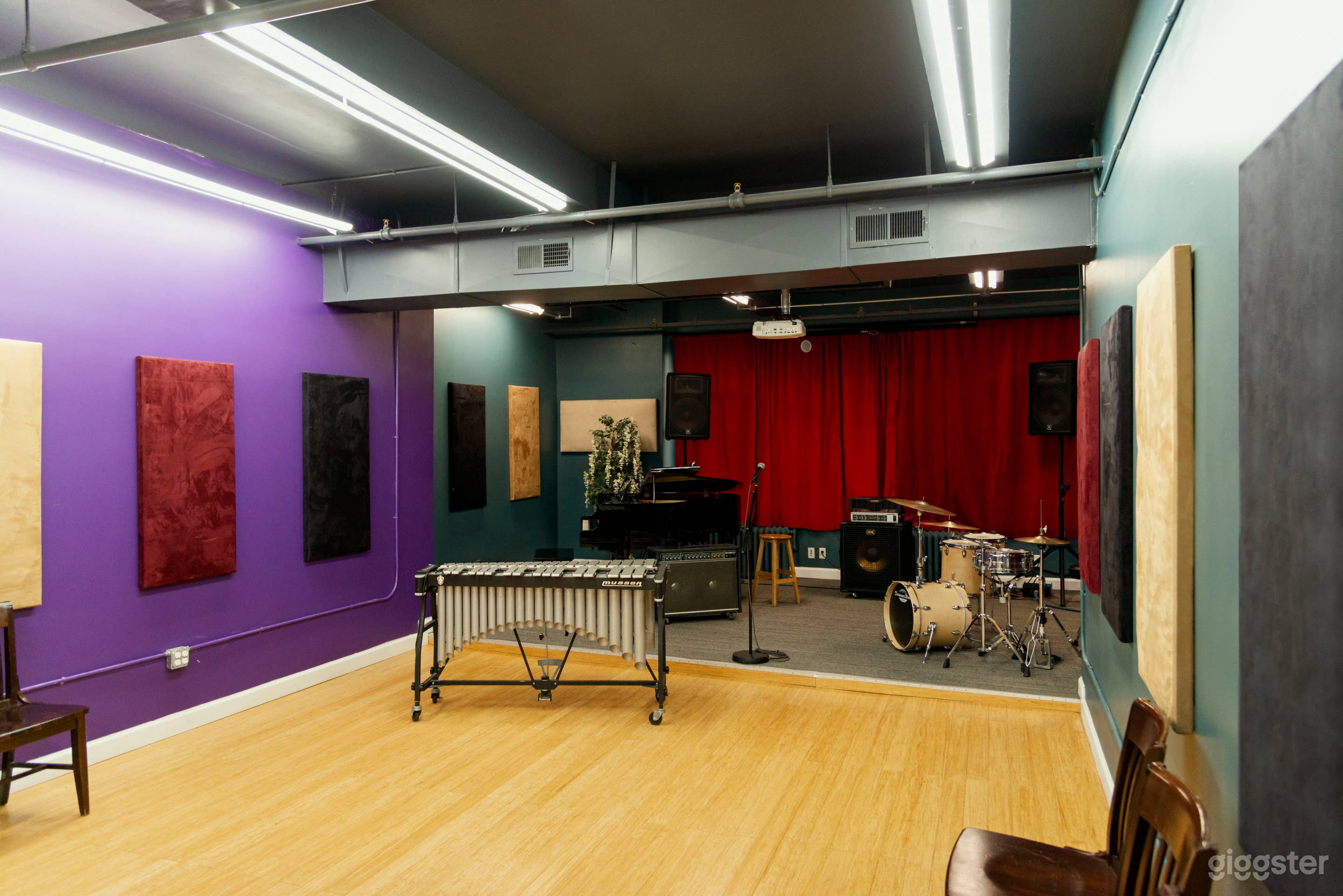 Elegant Music Rehearsal Studio for Independent Performances Photo 1