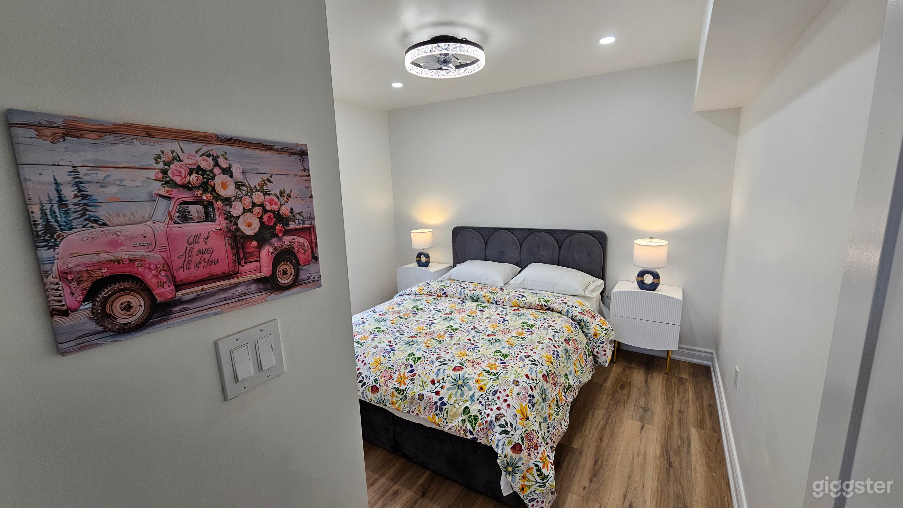 Toronto Home with Large Backyard & Modern Interior Photo 4