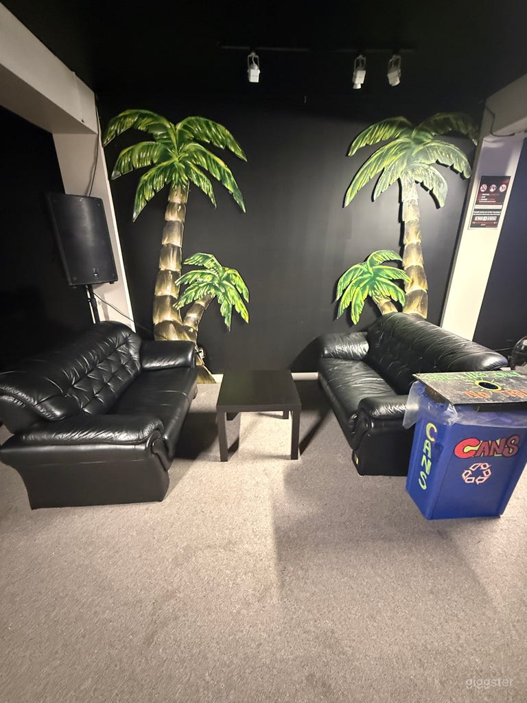  “ I C O N “ Lounge 