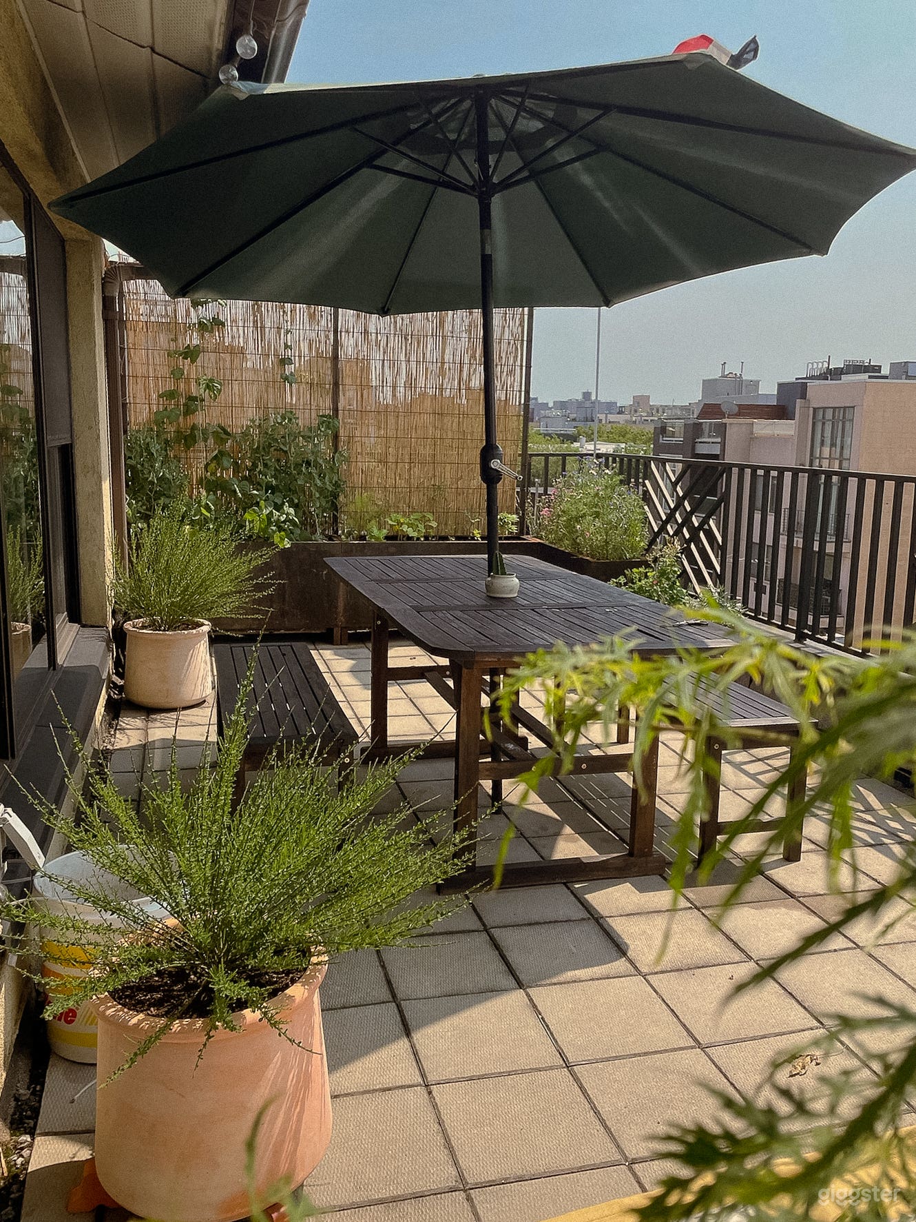 Bright &amp; Modern Apartment with Private Terrace Photo 3