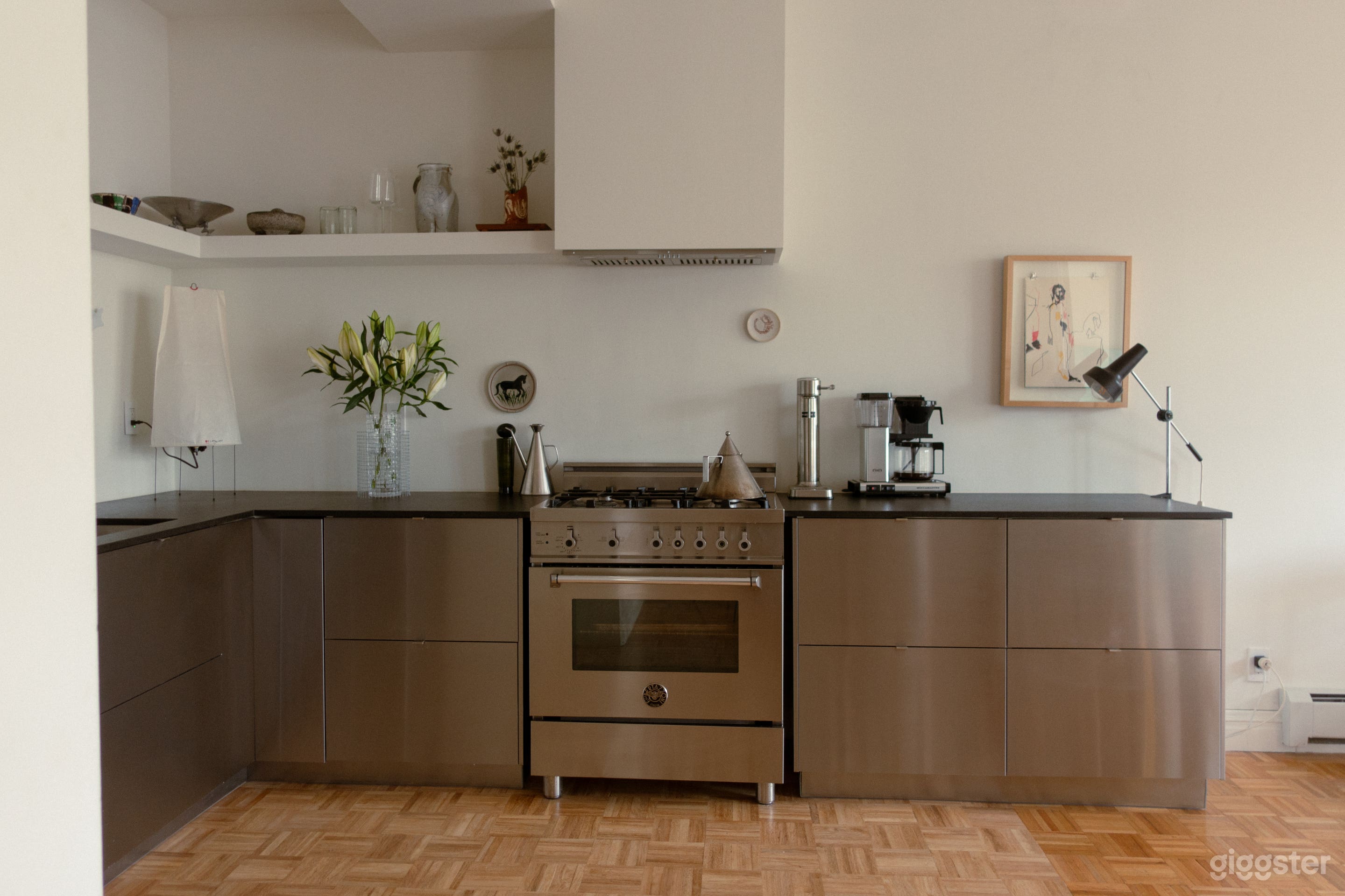 Bright &amp; Modern Apartment with Private Terrace Photo 1