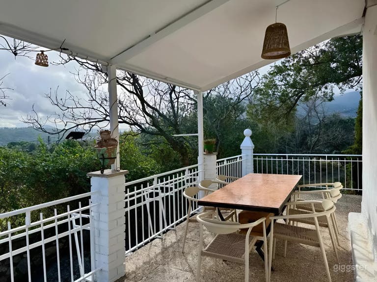  Charming Reformed Country House with Gardens & Natural Light 