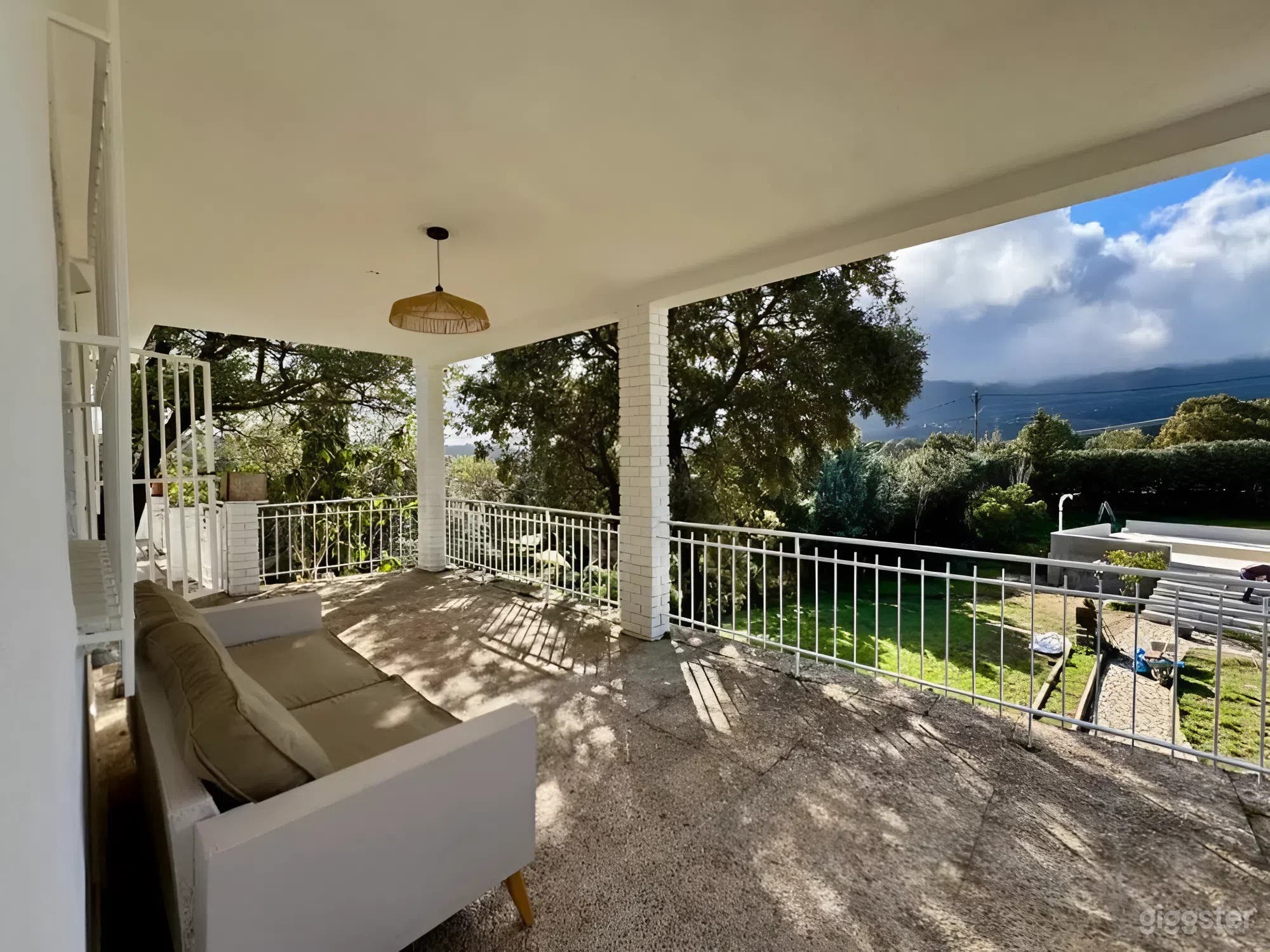 Encantadora casa de campo reformada con jardines y luz natural Foto 2