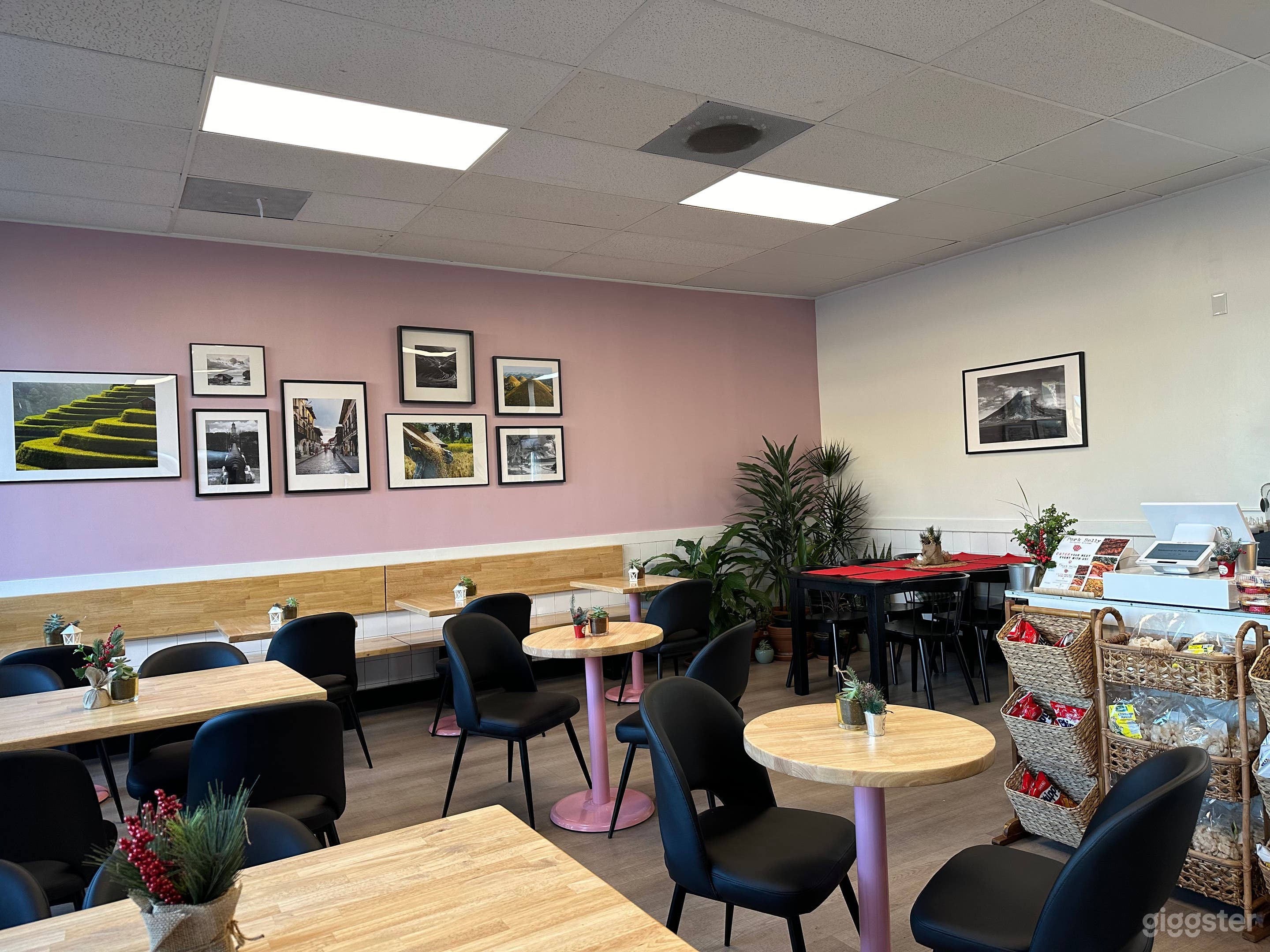 Bright &amp; Homey Filipino Restaurant in Lawndale, CA  Photo 4