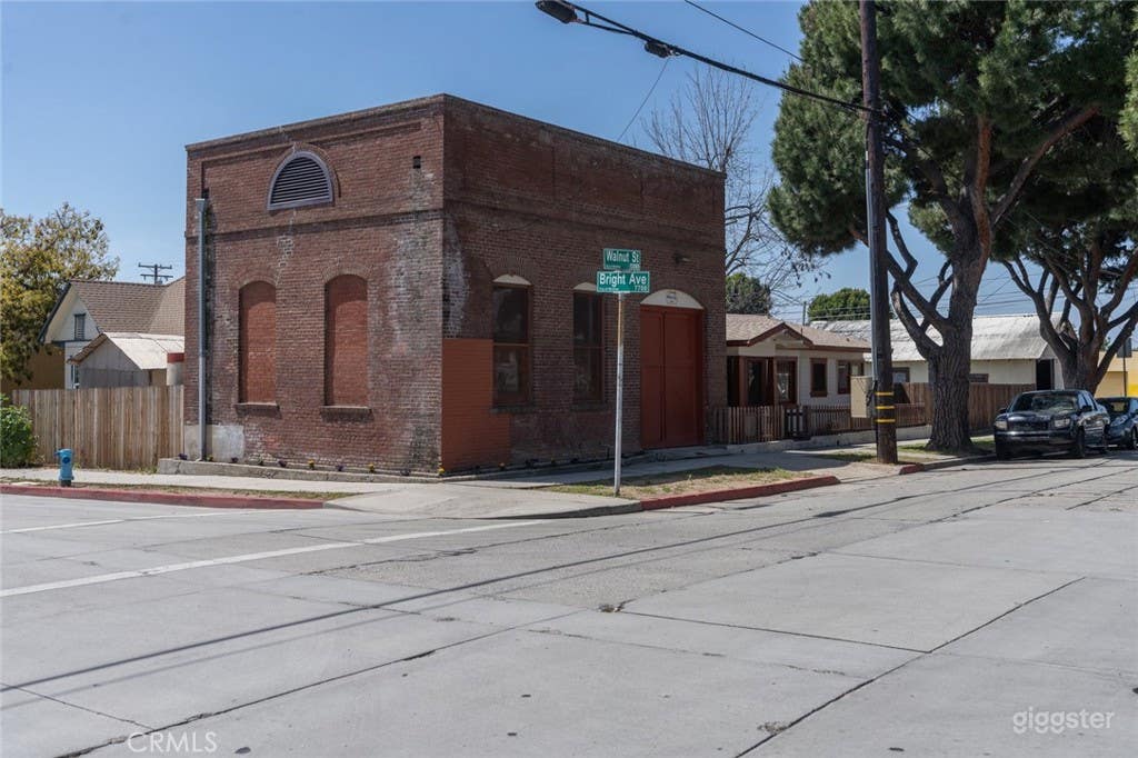 Vintage Historic Pumphouse Complex Photo 2