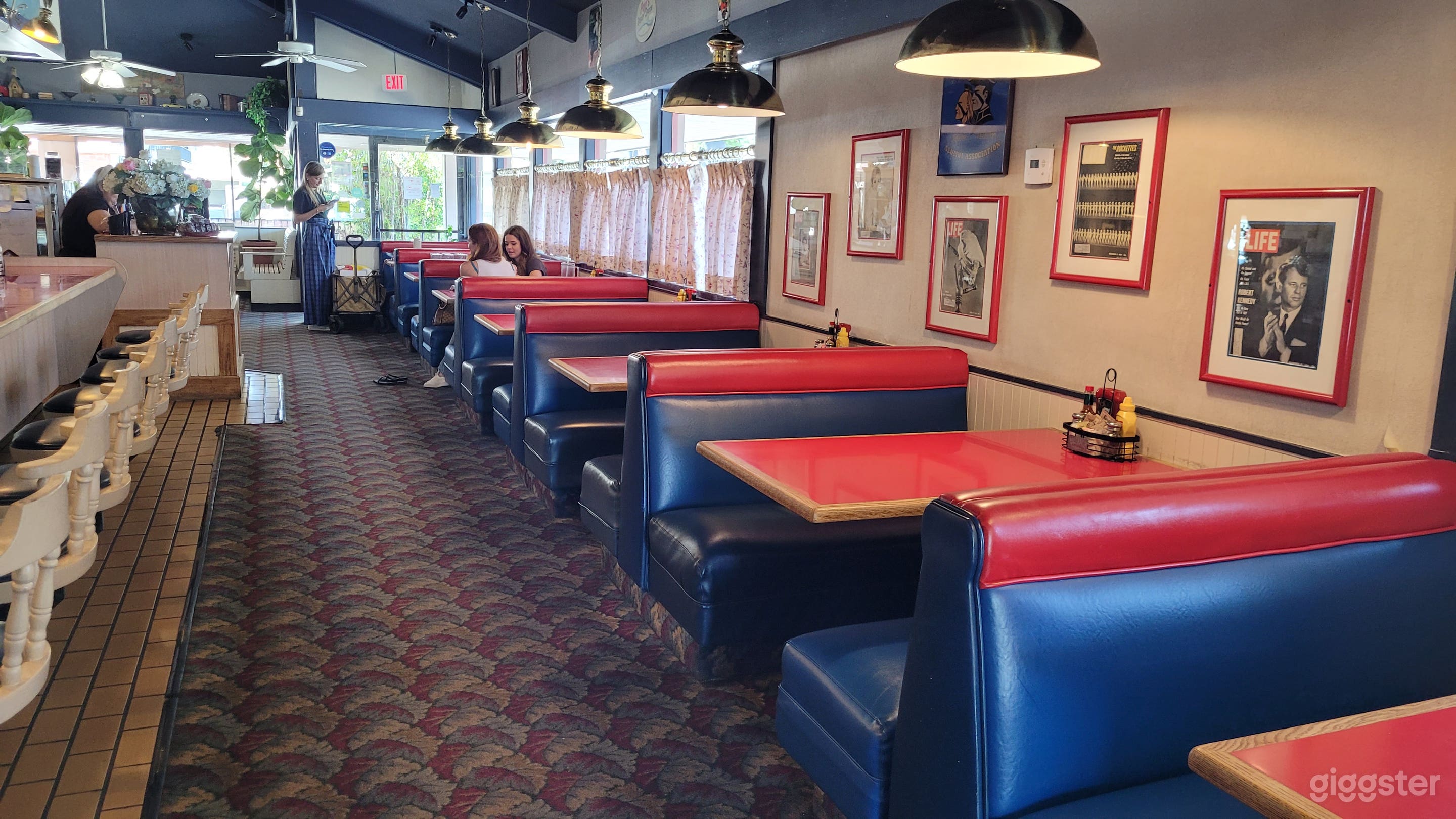 7020 Diner/Cafe Los Angeles Photo 1