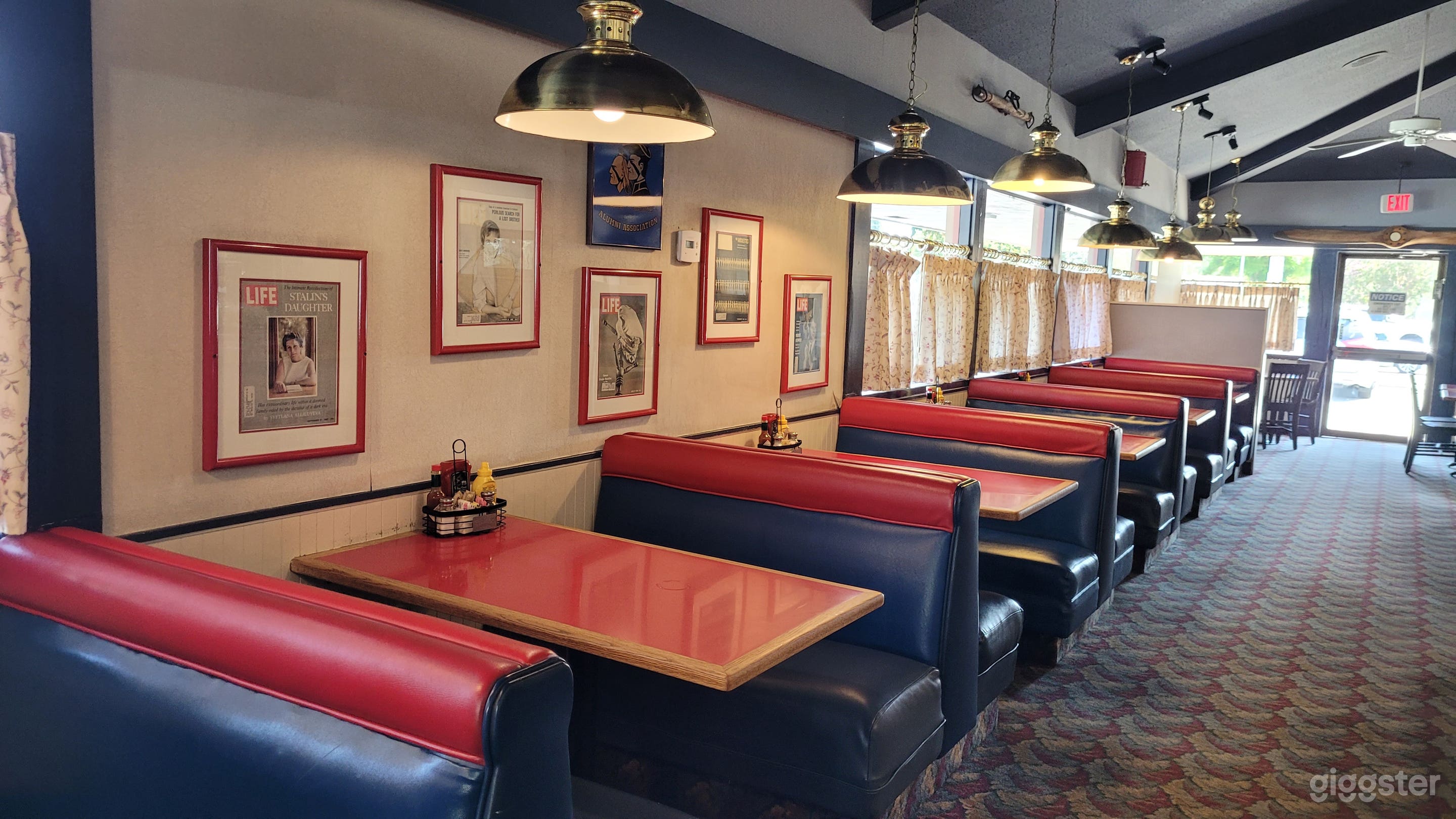 7020 Diner/Cafe Los Angeles Photo 4