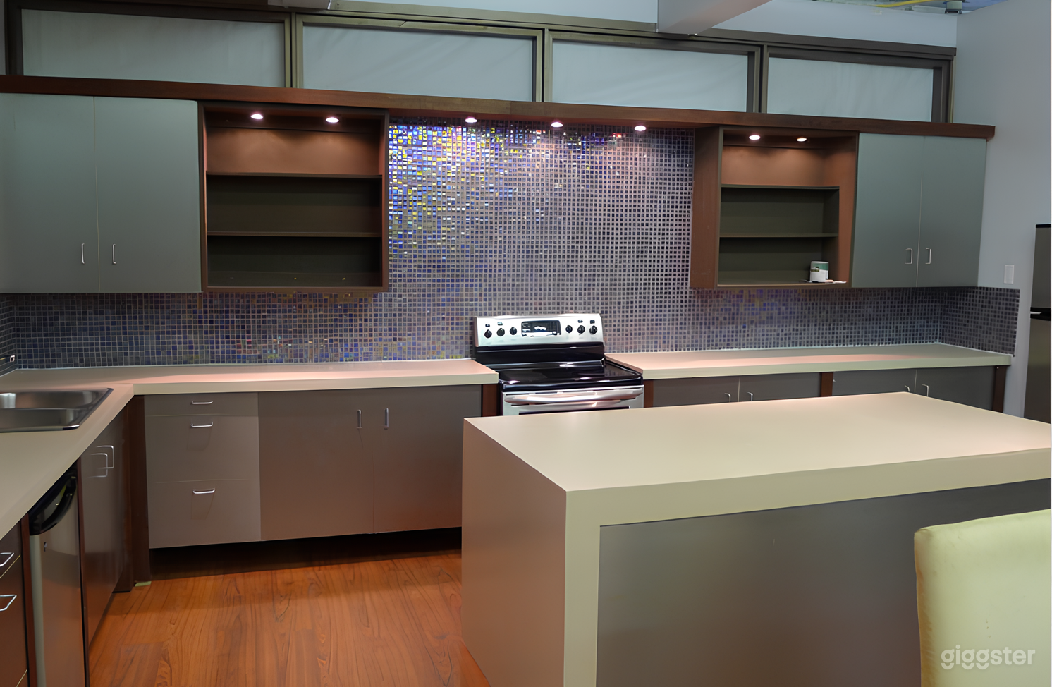 First Floor: Cafe & Apartment Setting Photo 3