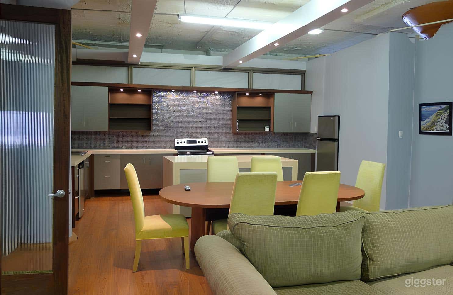 First Floor: Cafe & Apartment Setting Photo 2