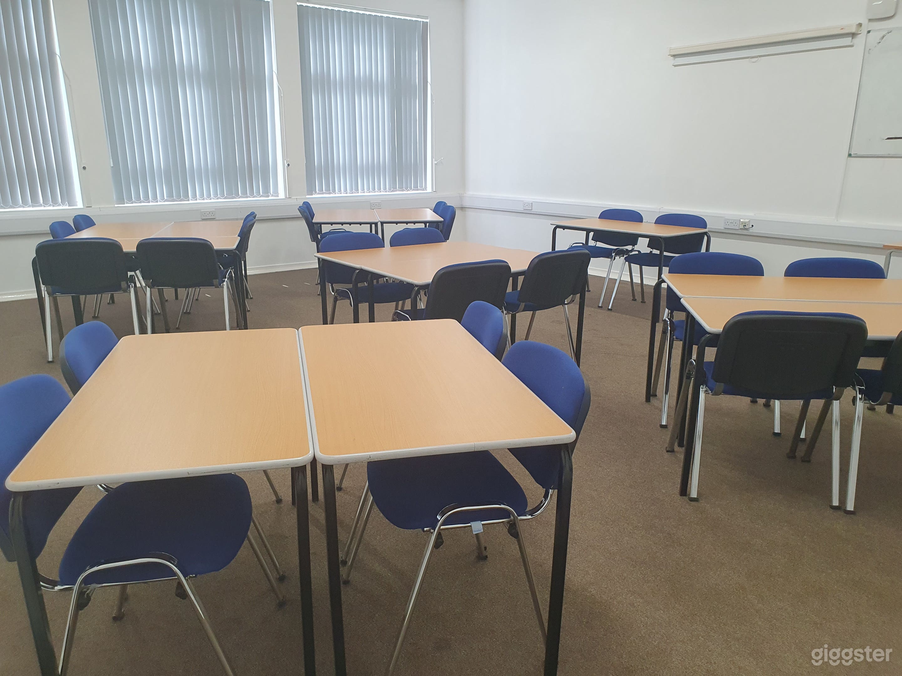 Shamrock Room Photo 3