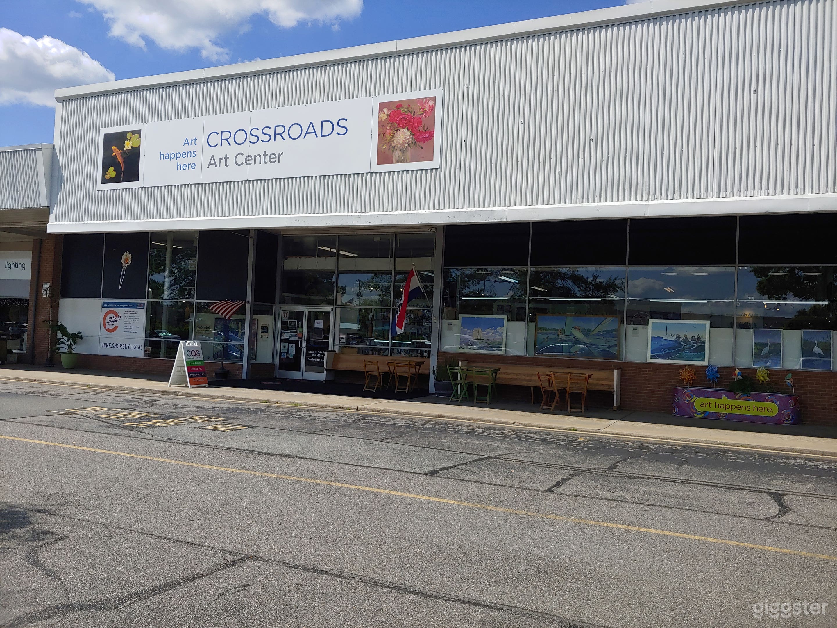 Old 1950s old grocery store converted into a Gallery