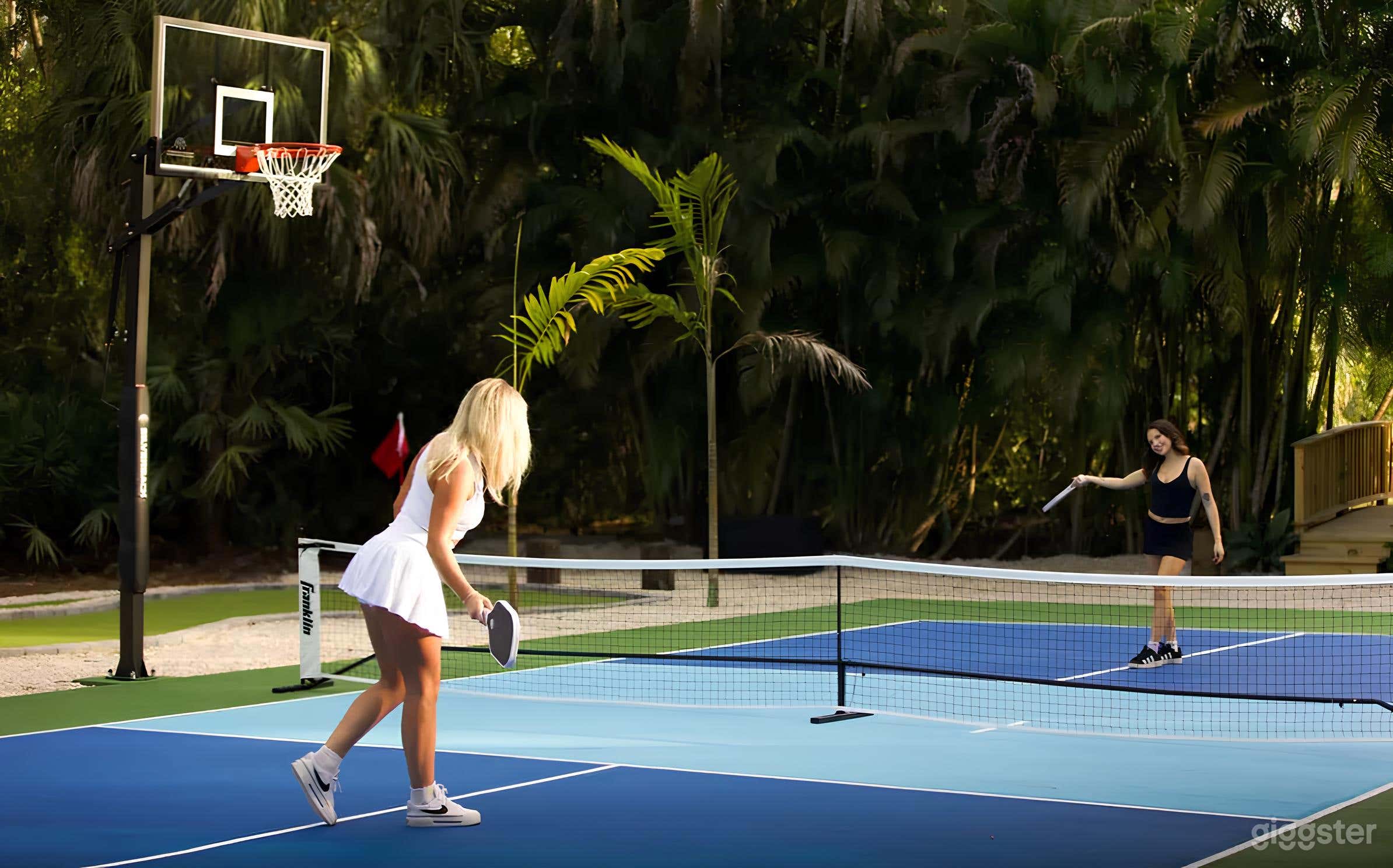 Private Pickleball Court Photo 4
