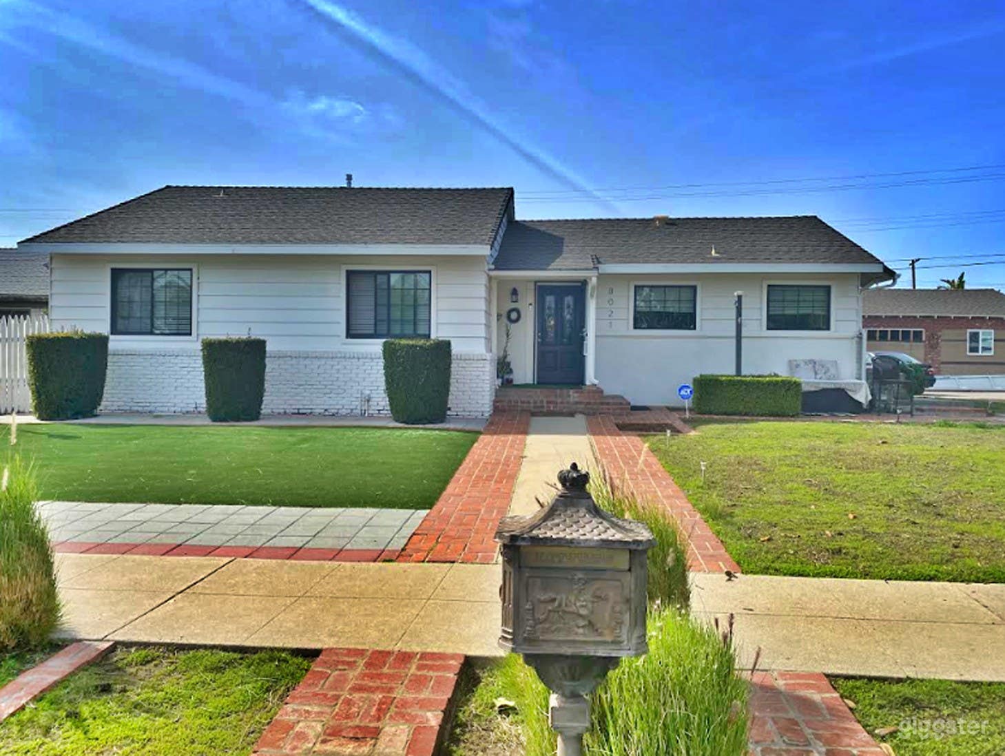 Charming Residential Property in Winnetka for Film, Productions and Events Photo 1