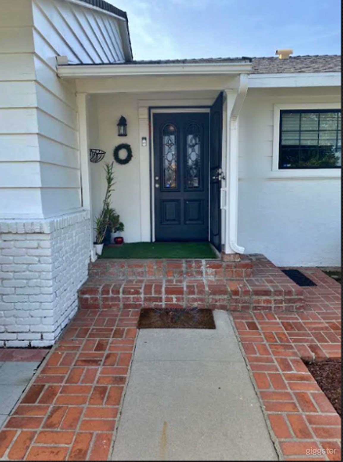 Charming Residential Property in Winnetka for Film, Productions and Events Photo 3