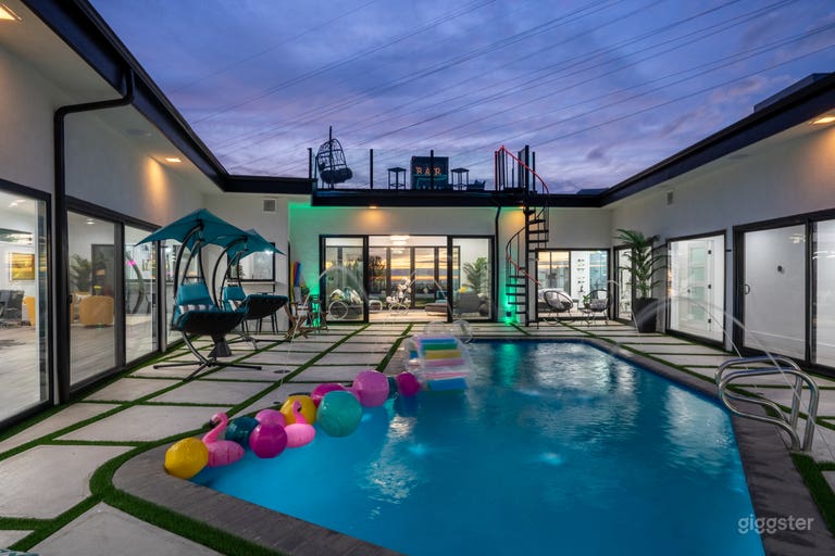  Paradise Pool Mansion with 360 Views!! 