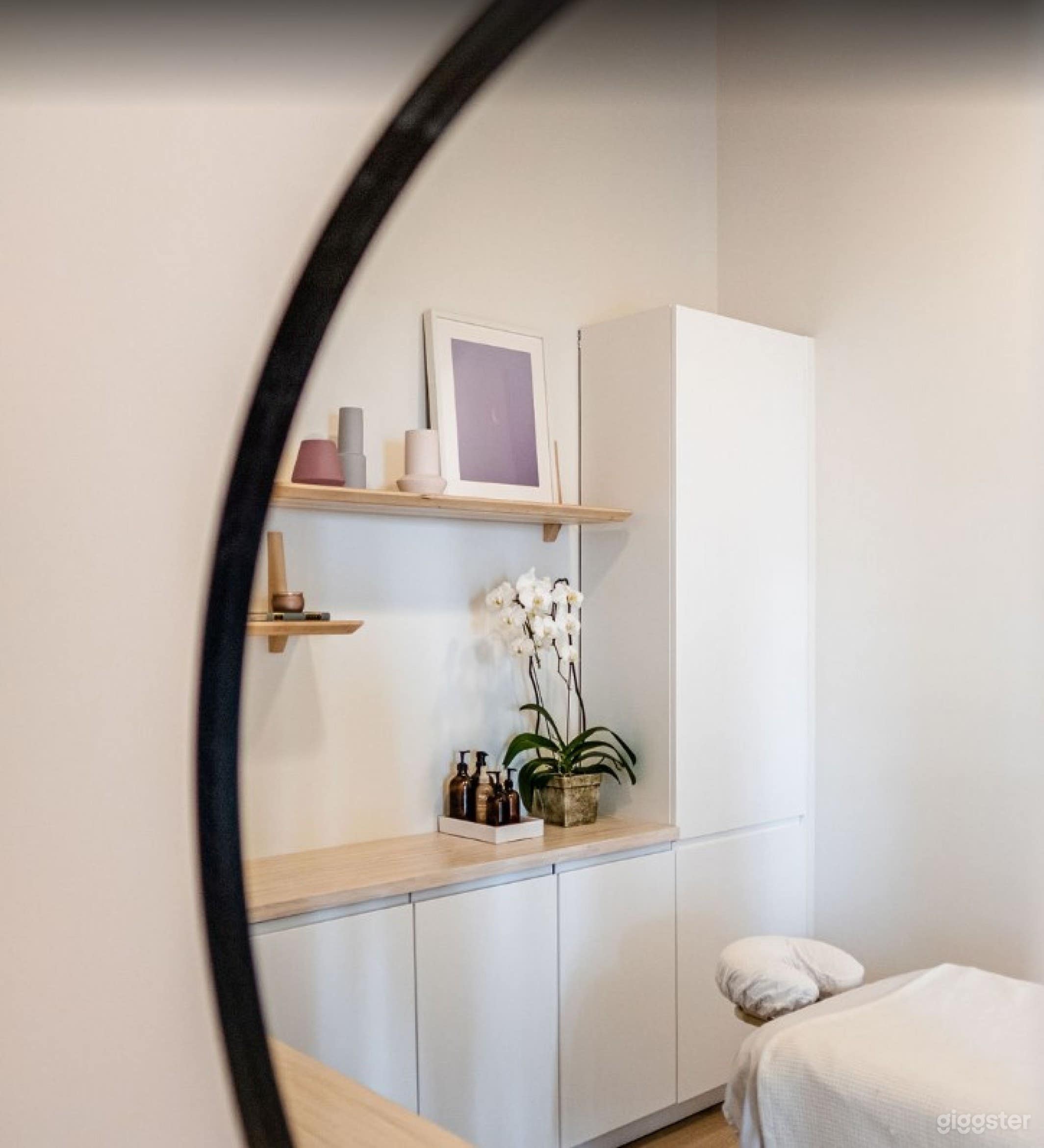 Small Studio/Space In Vancouver Photo 3