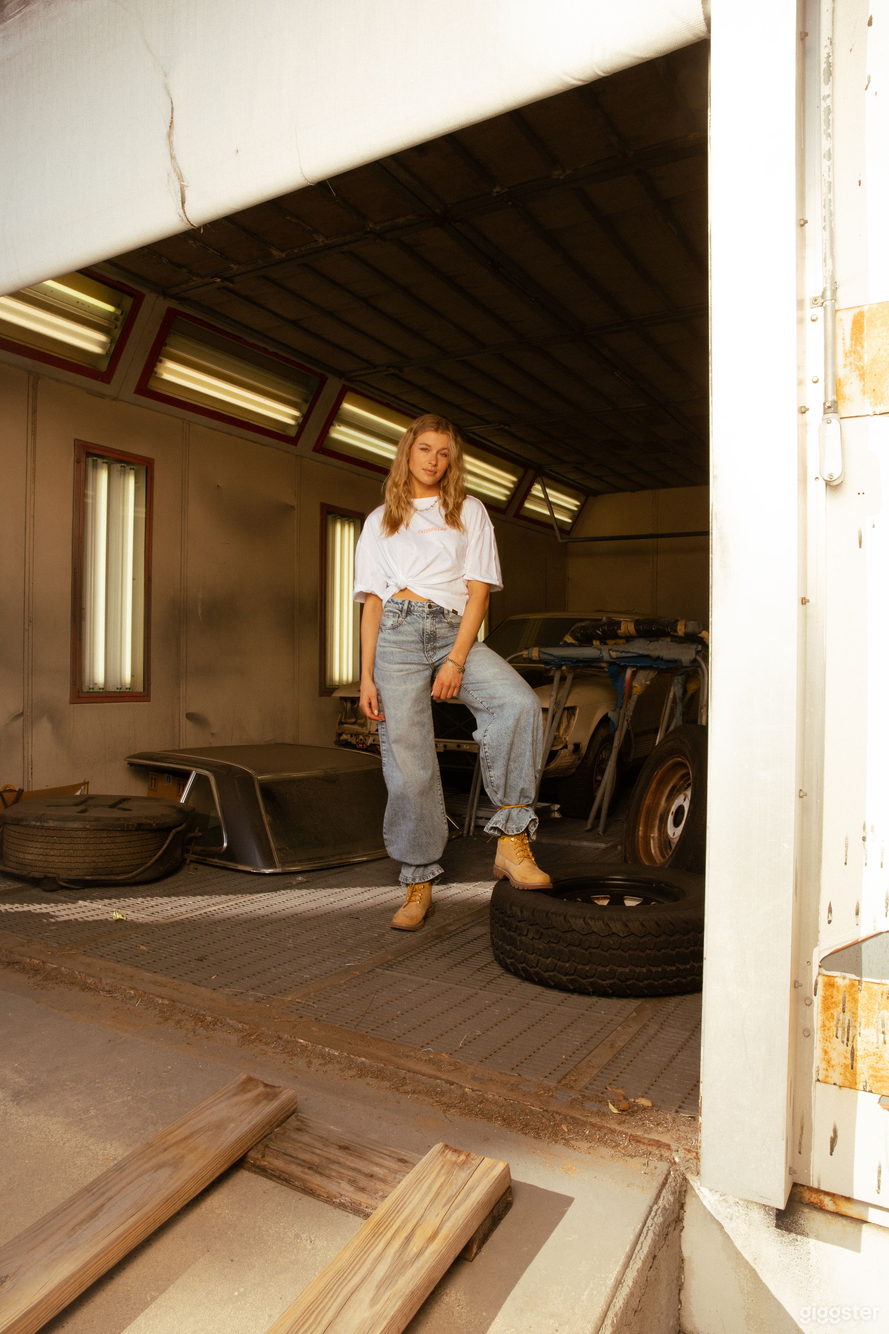Vintage Industrial Auto Shop &amp; Car Parking Lot Photo 4