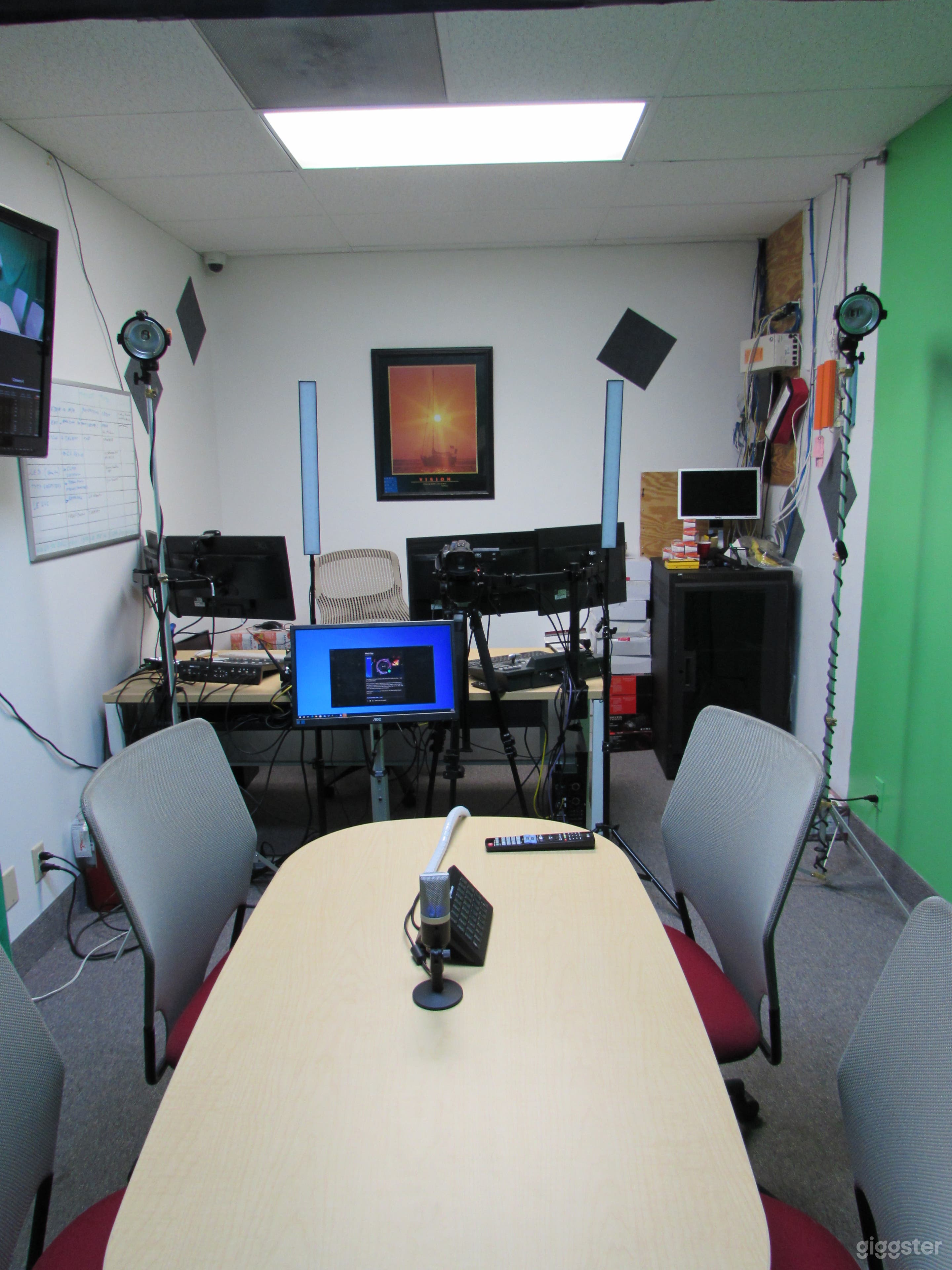 Professional Recording Podcasting Room  Photo 4