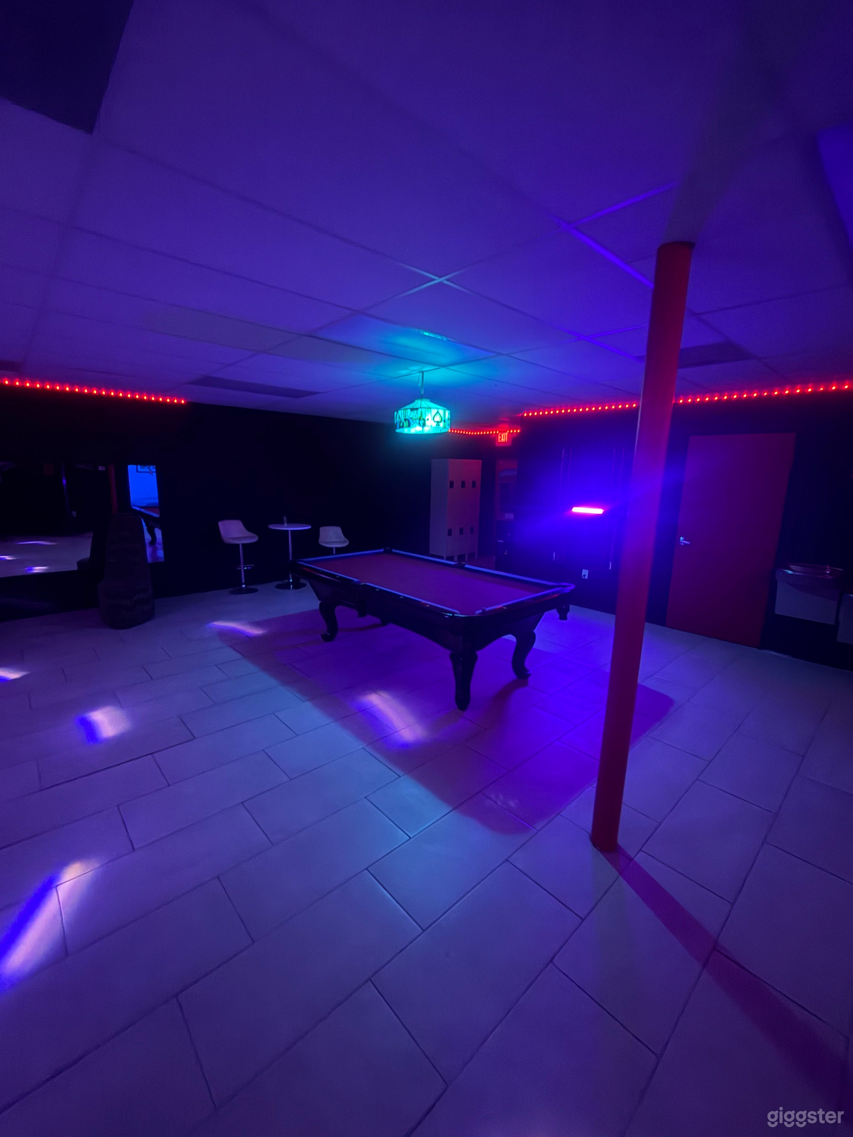 Huge event space night club Photo 1