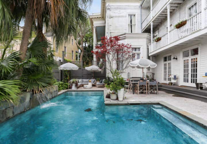 Luxurious Pool Experience at New Orleans Estate Photo 2