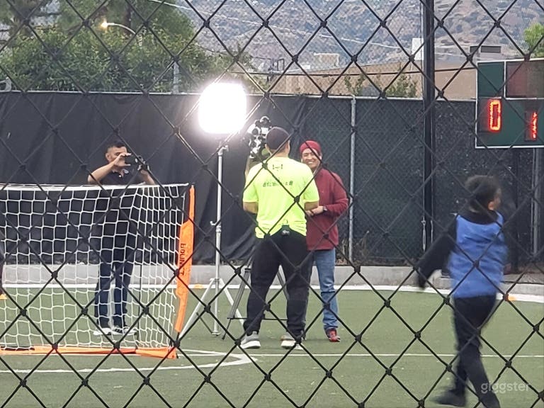  Vielseitiges Fußballkomplex für Dreharbeiten, Veranstaltungen & Produktionen 