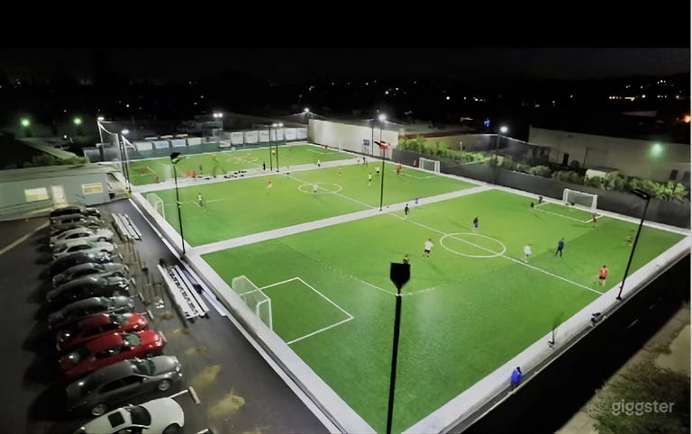  Vielseitiges Fußballkomplex für Dreharbeiten, Veranstaltungen & Produktionen 