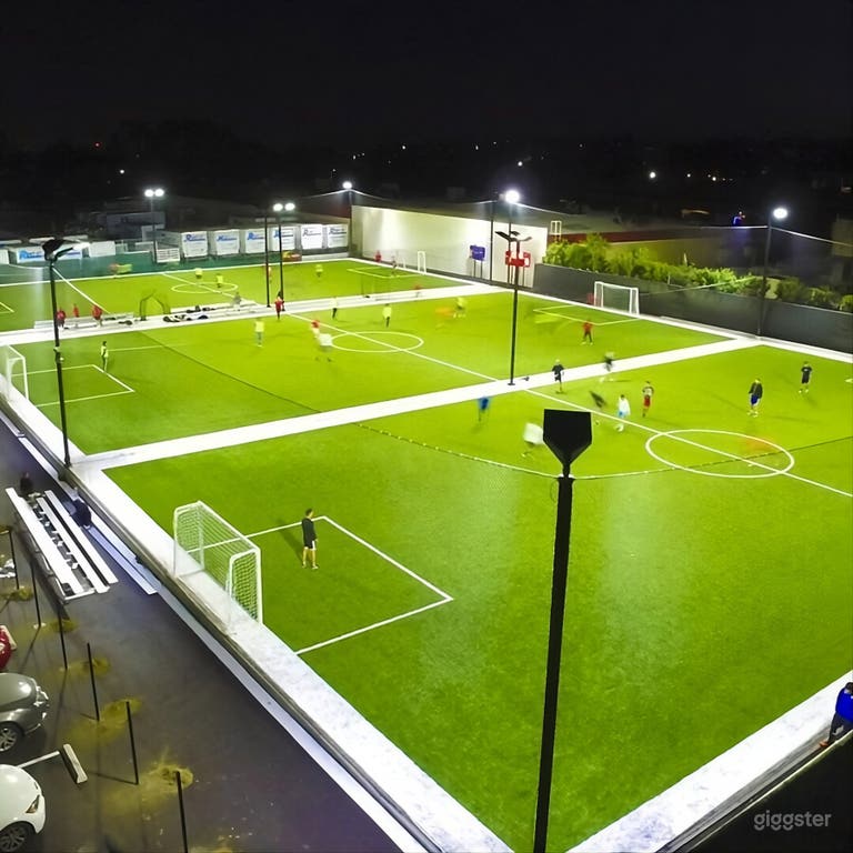  Vielseitiges Fußballkomplex für Dreharbeiten, Veranstaltungen & Produktionen 