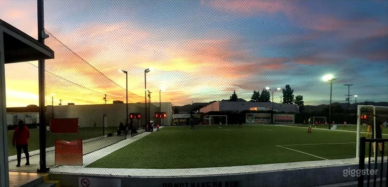  Vielseitiges Fußballkomplex für Dreharbeiten, Veranstaltungen & Produktionen 