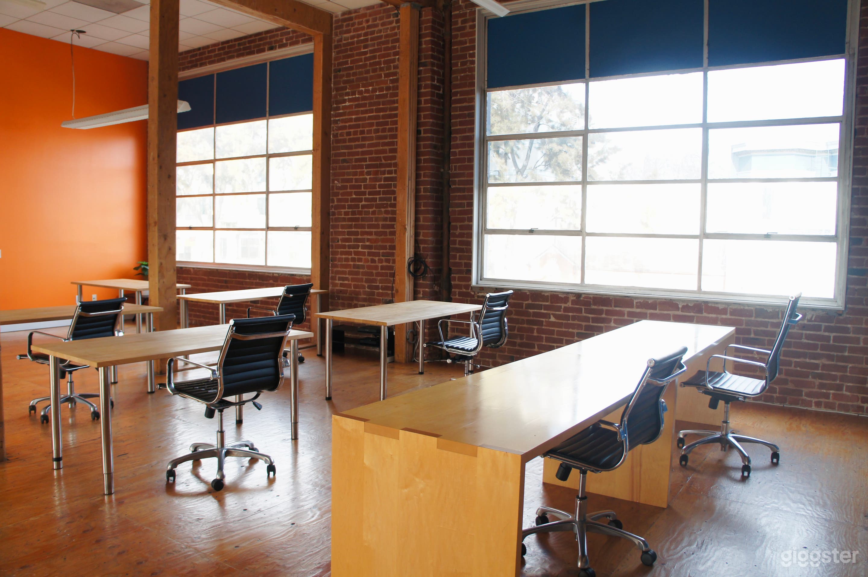 Modern Loft Studio for Productions, Workshops & Hybrid Photo 3