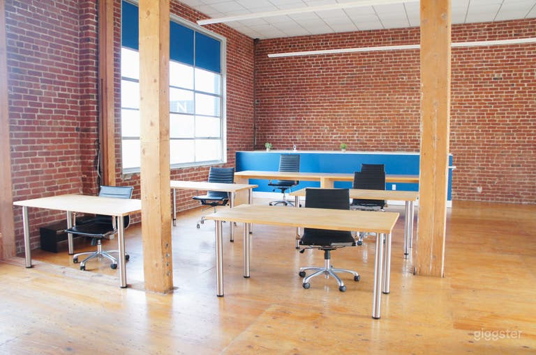  Modern Loft Studio for Productions, Workshops & Hybrid 