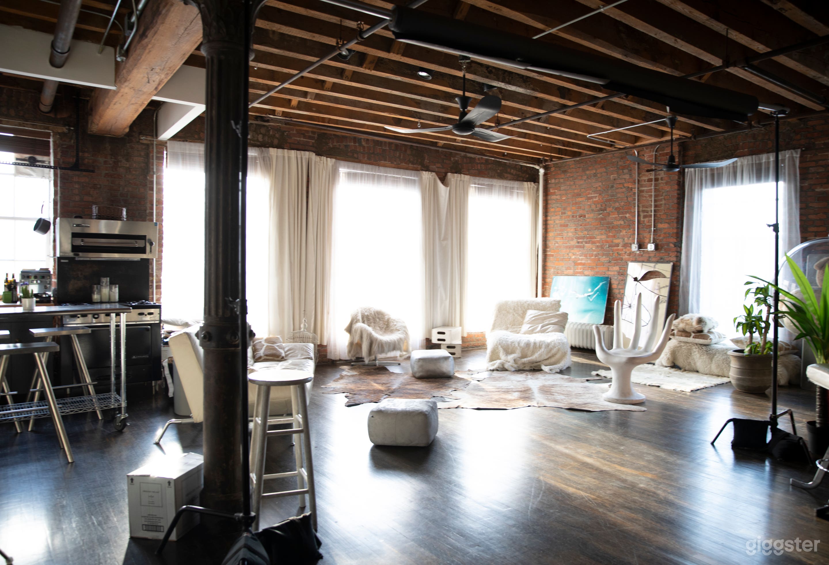 Bright Space  Studio  Photo 3