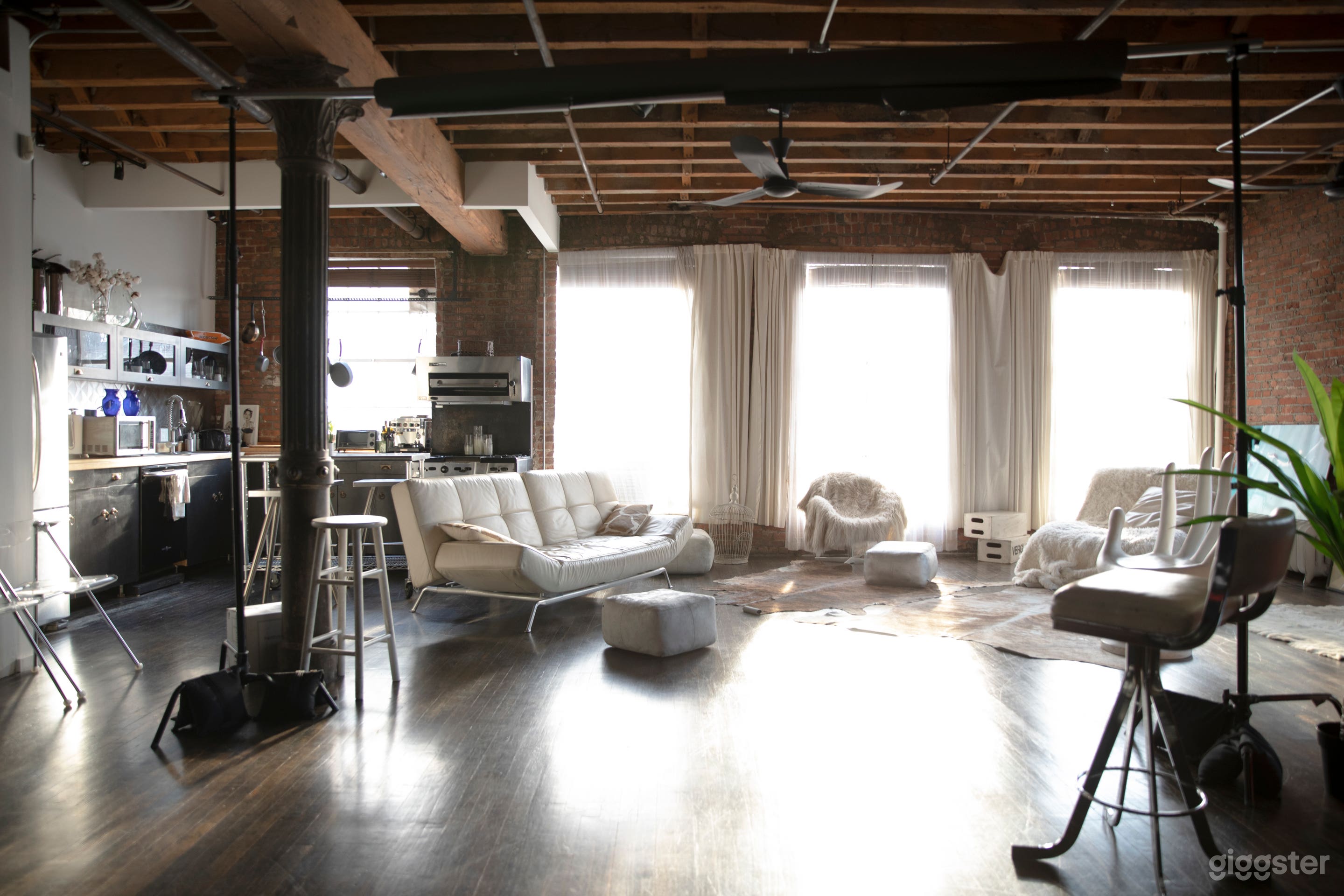 Bright Space  Studio  Photo 2